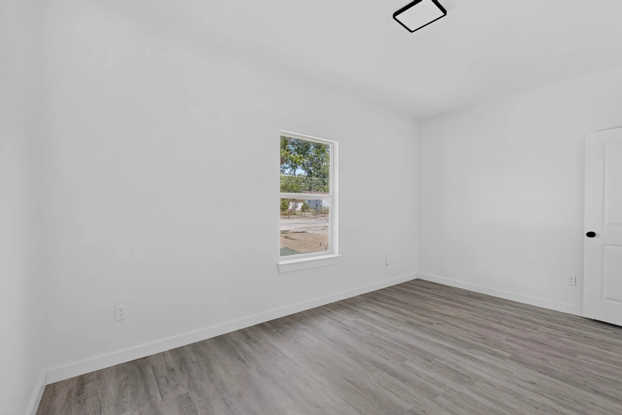 Single Family Residence For Sale in Dallas County , 2946 Darby Drive, Dallas, Texas 75227, 5 Bedroom, 3 Bathroom, Garage spaces, 2,019 Sqft, built in 1948, mls#21346507, Real Estate Agent in Dallas, Homes For Sale in Dallas county, Homes For Sale in Dallas, Realtor in Dallas Texas, Real Estate Brokerage Independent Realty Texas, Luminita Cordes Realtor