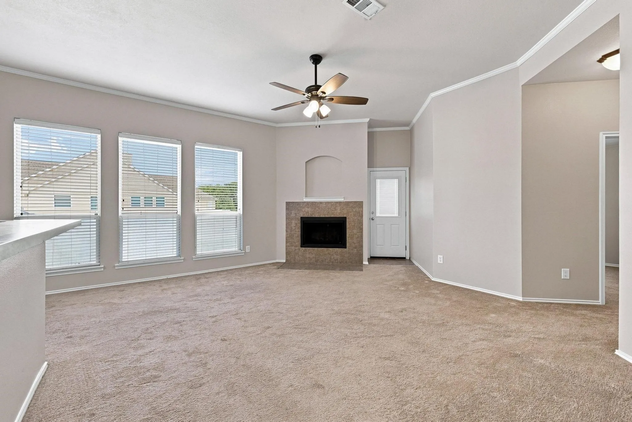 Single Family Residence For Sale in Collin County , 2401 Parkview Drive, Anna, Texas 75409, 3 Bedroom, 2 Bathroom, 2 Garage spaces, 1,462 Sqft, built in 2006, mls#21344156, Real Estate Agent in Anna, Homes For Sale in Collin county, Homes For Sale in Anna, Realtor in Anna Texas, Real Estate Brokerage Independent Realty Texas, Luminita Cordes Realtor