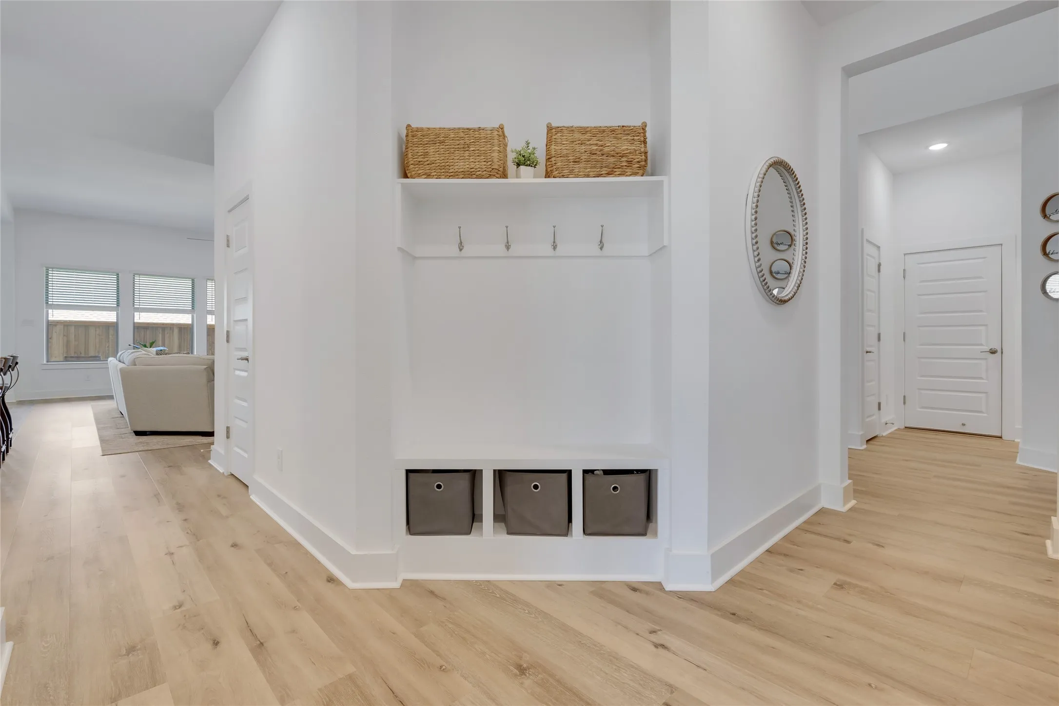 Single Family Residence For Sale in Denton County , 4304 Brookshire Court, Highland Village, Texas 75077, 5 Bedroom, 5 Bathroom, 3 Garage spaces, 4,077 Sqft, built in 2022, mls#21344738, Real Estate Agent in Highland Village, Homes For Sale in Denton county, Homes For Sale in Highland Village, Realtor in Highland Village Texas, Real Estate Brokerage Independent Realty Texas, Luminita Cordes Realtor