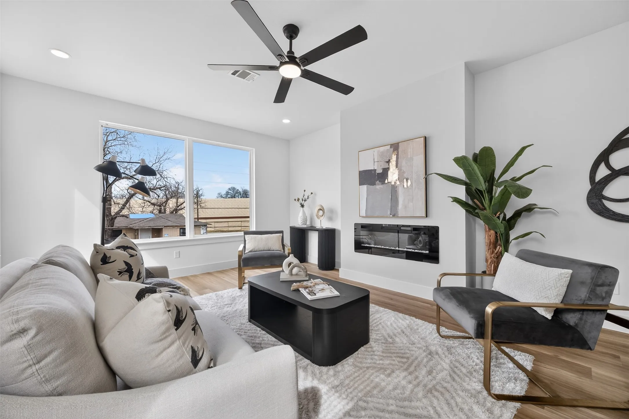 Single Family Residence For Sale in Dallas County , 2414 Anderson Street, Dallas, Texas 75215, 4 Bedroom, 4 Bathroom, 1 Garage spaces, 1,940 Sqft, built in 2025, Price $290,000, mls#21347725, Real Estate Agent in Dallas, Homes For Sale in Dallas county, Homes For Sale in Dallas, Realtor in Dallas Texas, Real Estate Brokerage Independent Realty Texas, Luminita Cordes Realtor