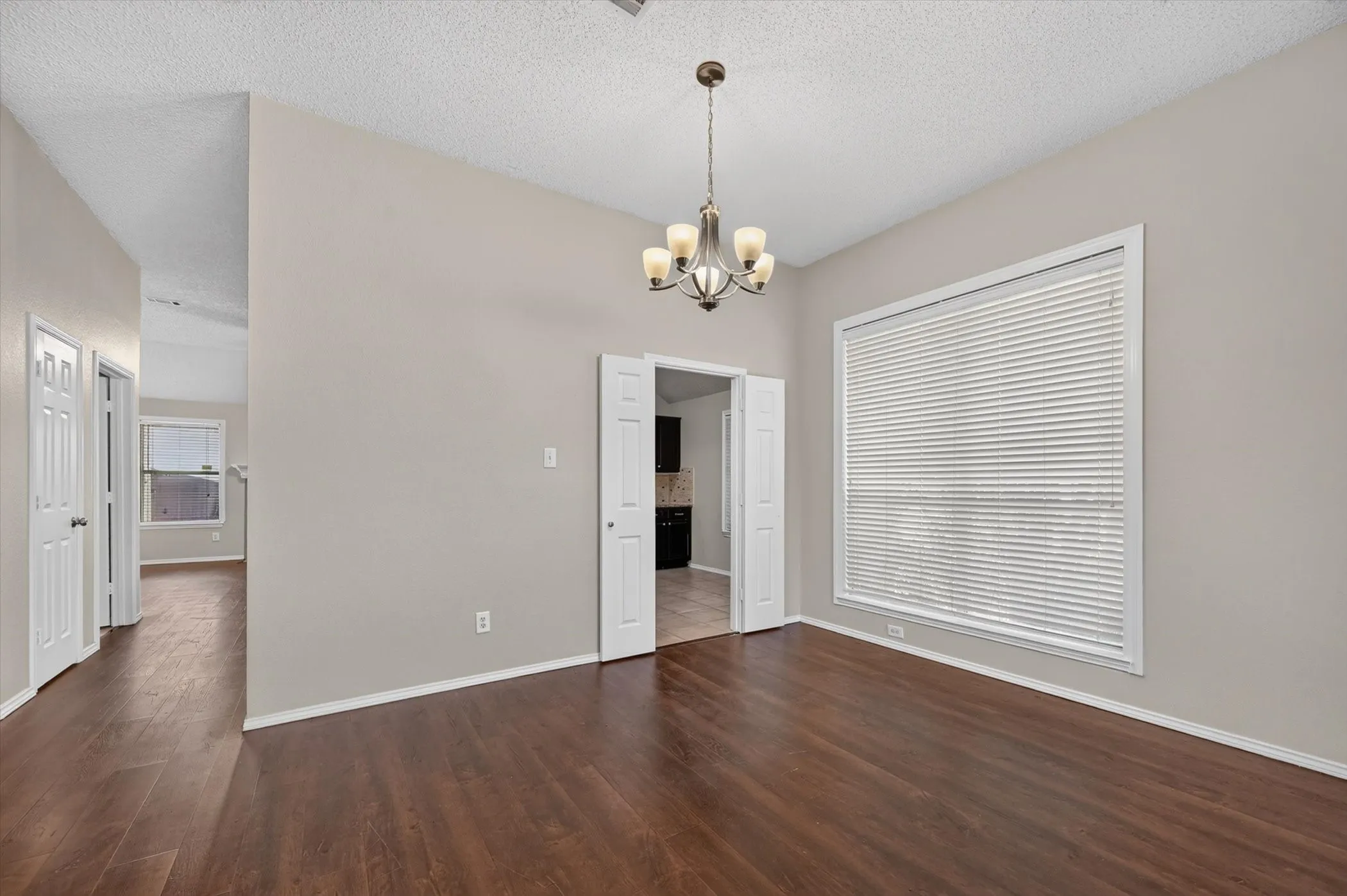 Single Family Residence For Rent in Collin County , 3960 Bexhill Drive, Plano, Texas 75025, 3 Bedroom, 2 Bathroom, 2 Garage spaces, 1,850 Sqft, built in 1995, mls#21347722, Real Estate Agent in Plano, Homes For Rent in Collin county, Homes For Rent in Plano, Realtor in Plano Texas, Real Estate Brokerage Independent Realty Texas, Luminita Cordes Realtor