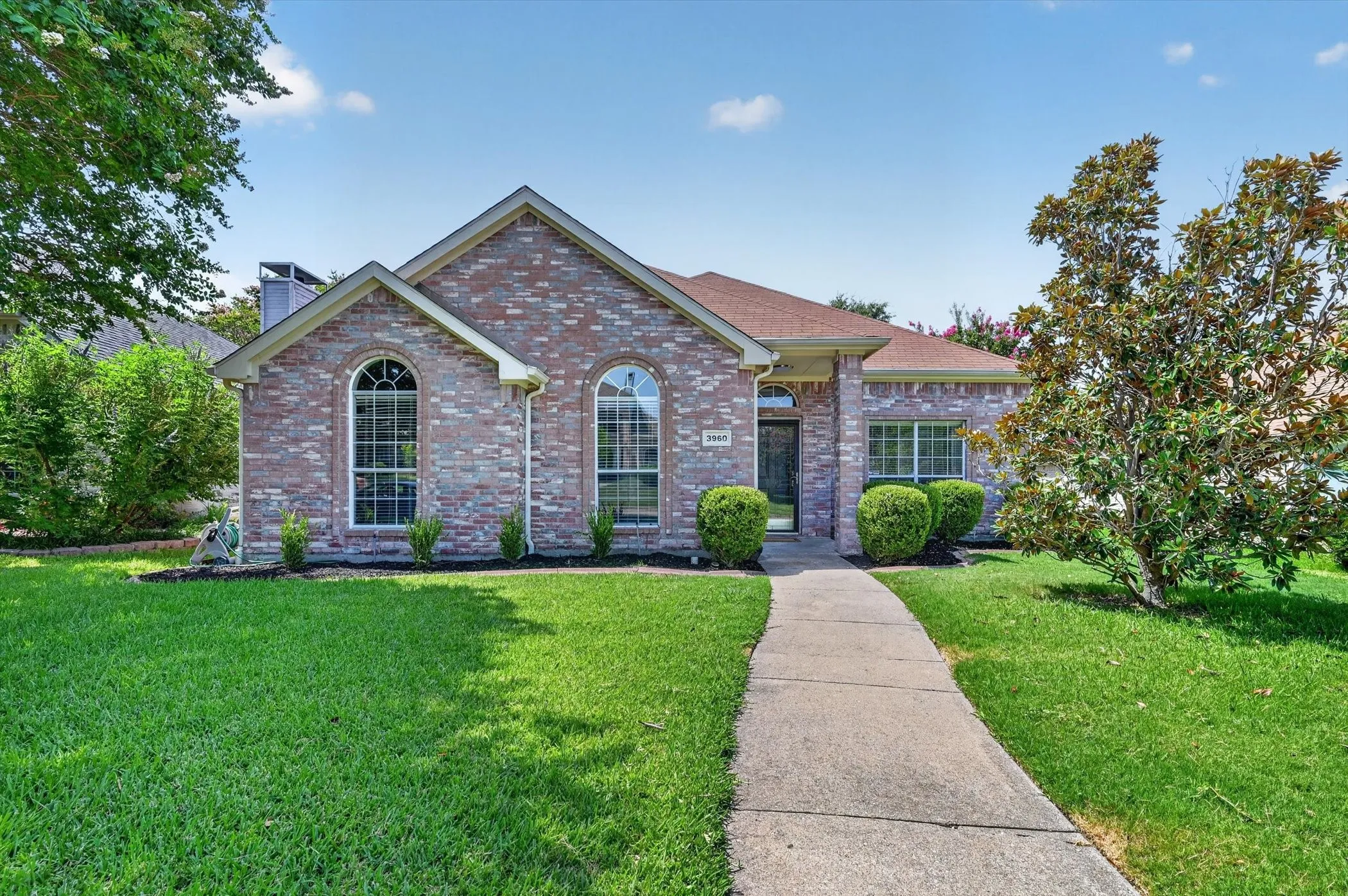 Single Family Residence For Rent in Collin County , 3960 Bexhill Drive, Plano, Texas 75025, 3 Bedroom, 2 Bathroom, 2 Garage spaces, 1,850 Sqft, built in 1995, mls#21347722, Real Estate Agent in Plano, Homes For Rent in Collin county, Homes For Rent in Plano, Realtor in Plano Texas, Real Estate Brokerage Independent Realty Texas, Luminita Cordes Realtor