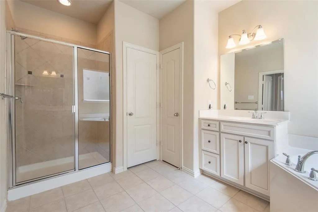 Single Family Residence For Rent in Collin County , 8008 Choctaw Lane, Mc Kinney, Texas 75070, 3 Bedroom, 4 Bathroom, 2 Garage spaces, 3,174 Sqft, built in 2013, mls#21347728, Real Estate Agent in Mc Kinney, Homes For Rent in Collin county, Homes For Rent in Mc Kinney, Realtor in Mc Kinney Texas, Real Estate Brokerage Independent Realty Texas, Luminita Cordes Realtor