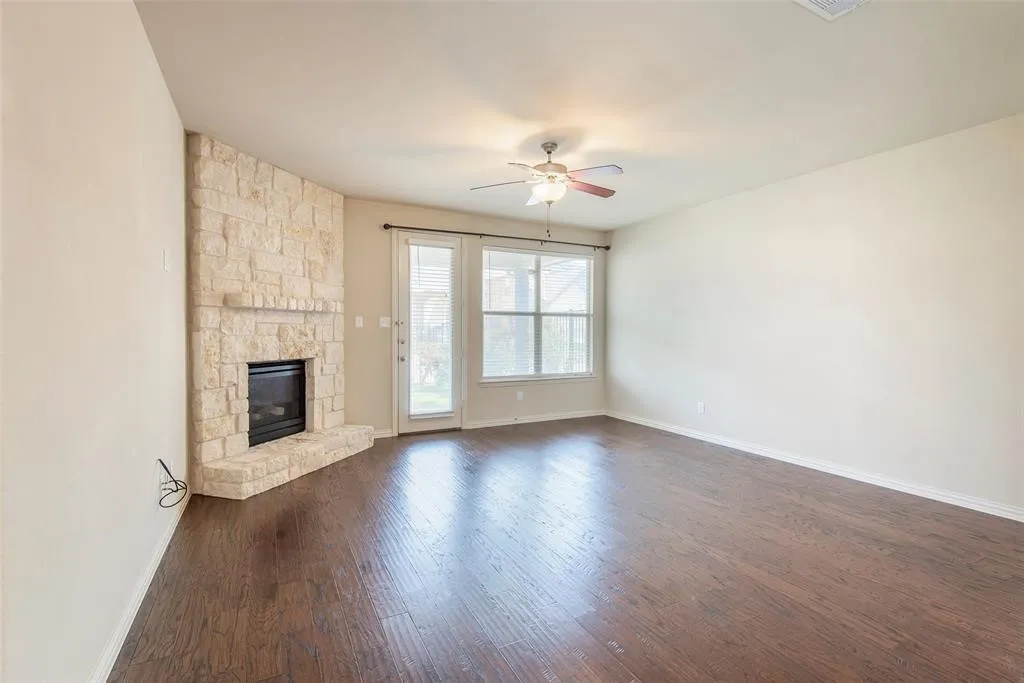 Single Family Residence For Rent in Collin County , 8008 Choctaw Lane, Mc Kinney, Texas 75070, 3 Bedroom, 4 Bathroom, 2 Garage spaces, 3,174 Sqft, built in 2013, mls#21347728, Real Estate Agent in Mc Kinney, Homes For Rent in Collin county, Homes For Rent in Mc Kinney, Realtor in Mc Kinney Texas, Real Estate Brokerage Independent Realty Texas, Luminita Cordes Realtor