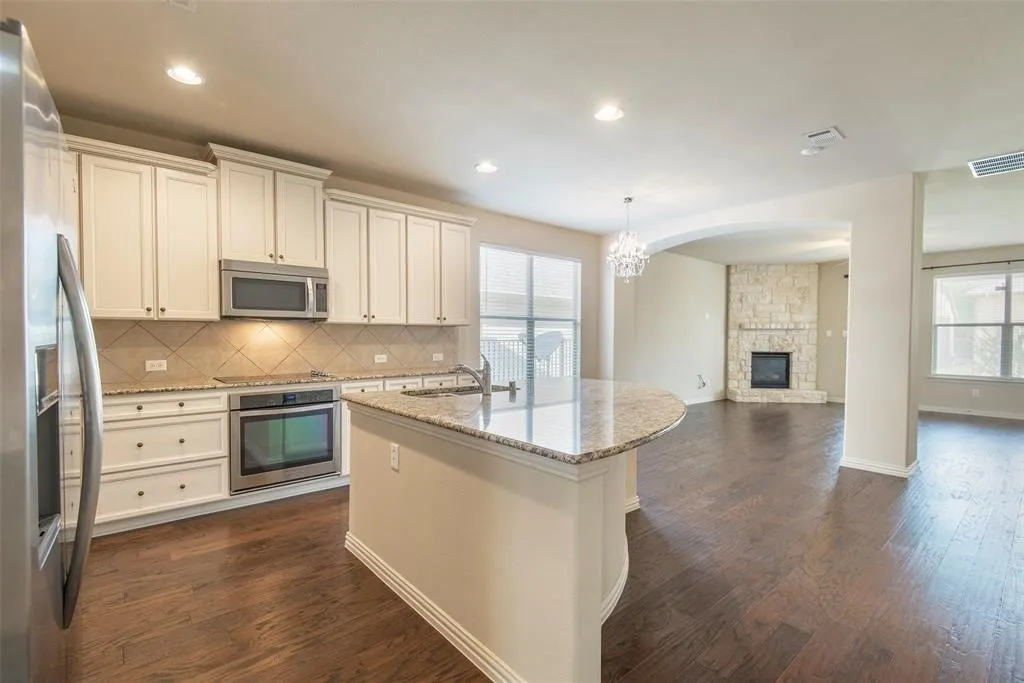 Single Family Residence For Rent in Collin County , 8008 Choctaw Lane, Mc Kinney, Texas 75070, 3 Bedroom, 4 Bathroom, 2 Garage spaces, 3,174 Sqft, built in 2013, mls#21347728, Real Estate Agent in Mc Kinney, Homes For Rent in Collin county, Homes For Rent in Mc Kinney, Realtor in Mc Kinney Texas, Real Estate Brokerage Independent Realty Texas, Luminita Cordes Realtor