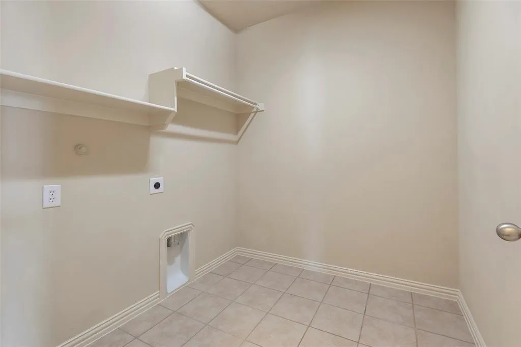 Single Family Residence For Rent in Collin County , 8008 Choctaw Lane, Mc Kinney, Texas 75070, 3 Bedroom, 4 Bathroom, 2 Garage spaces, 3,174 Sqft, built in 2013, mls#21347728, Real Estate Agent in Mc Kinney, Homes For Rent in Collin county, Homes For Rent in Mc Kinney, Realtor in Mc Kinney Texas, Real Estate Brokerage Independent Realty Texas, Luminita Cordes Realtor