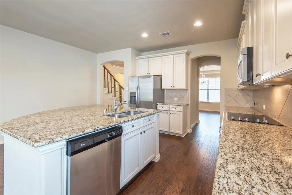 Single Family Residence For Rent in Collin County , 8008 Choctaw Lane, Mc Kinney, Texas 75070, 3 Bedroom, 4 Bathroom, 2 Garage spaces, 3,174 Sqft, built in 2013, mls#21347728, Real Estate Agent in Mc Kinney, Homes For Rent in Collin county, Homes For Rent in Mc Kinney, Realtor in Mc Kinney Texas, Real Estate Brokerage Independent Realty Texas, Luminita Cordes Realtor
