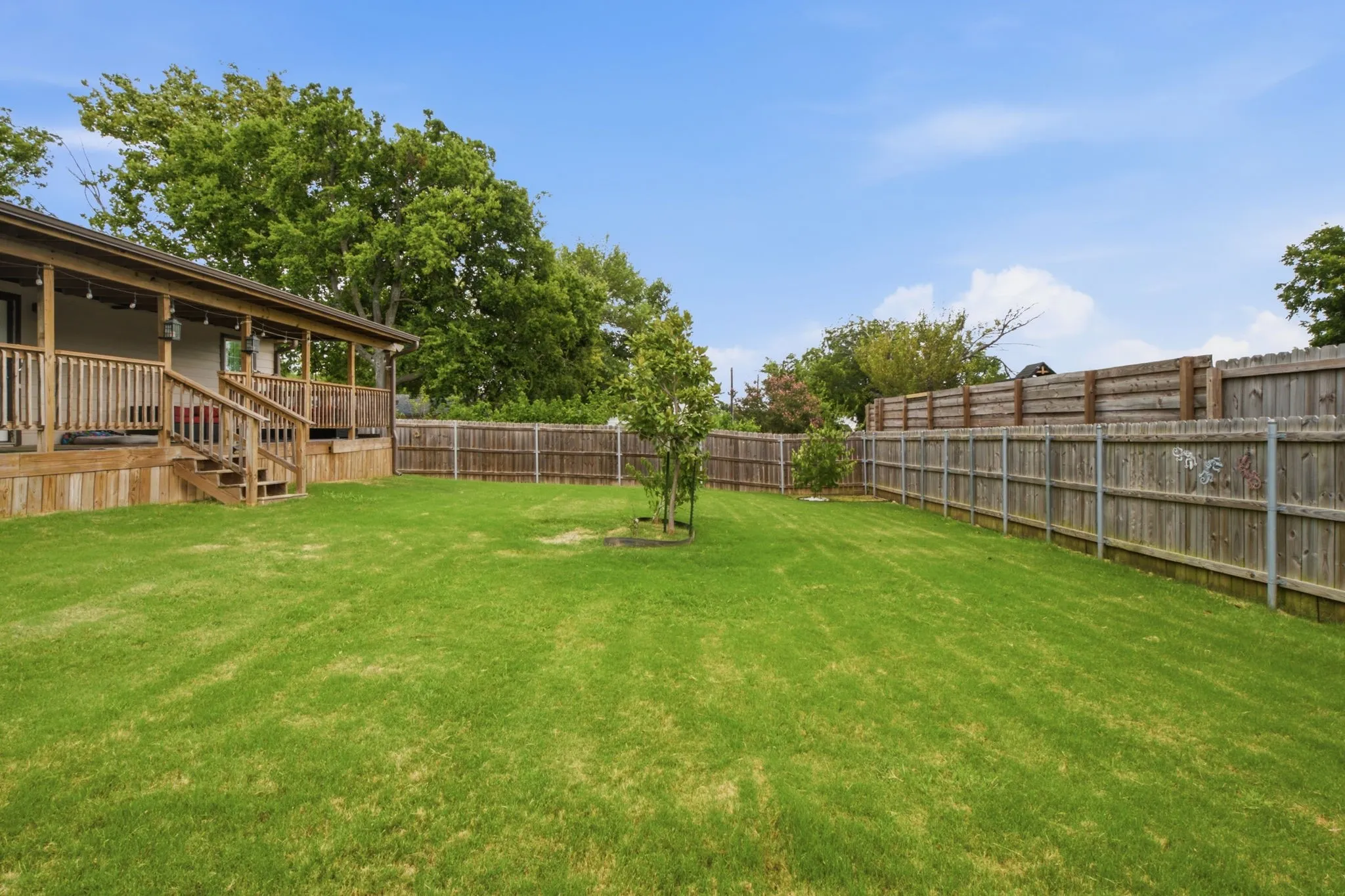 Single Family Residence For Sale in Grayson County , 114 Wade Street, Whitesboro, Texas 76273, 3 Bedroom, 2 Bathroom, 2 Garage spaces, 1,422 Sqft, built in 2019, mls#21340987, Real Estate Agent in Whitesboro, Homes For Sale in Grayson county, Homes For Sale in Whitesboro, Realtor in Whitesboro Texas, Real Estate Brokerage Independent Realty Texas, Luminita Cordes Realtor