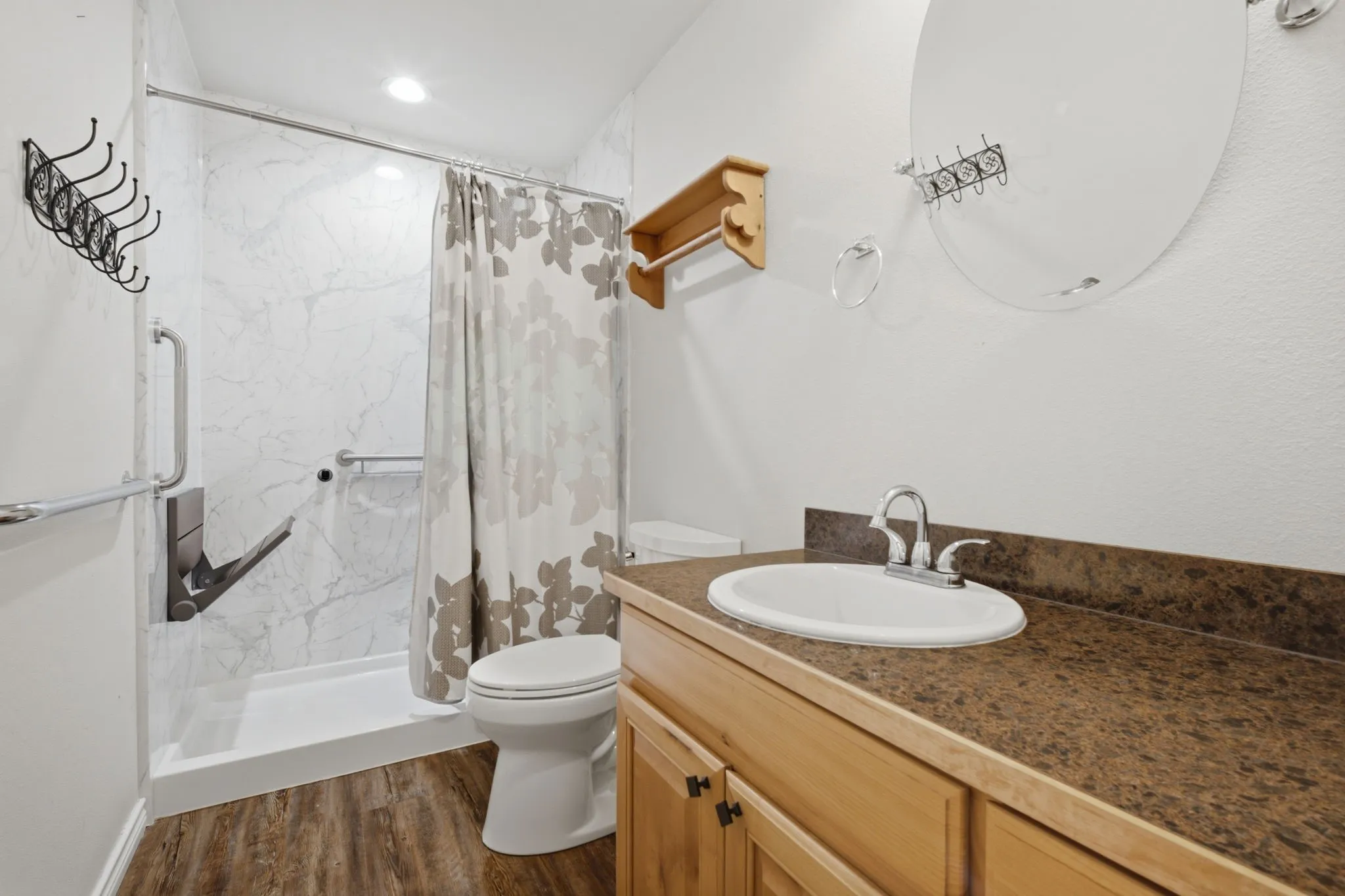 Single Family Residence For Sale in Grayson County , 114 Wade Street, Whitesboro, Texas 76273, 3 Bedroom, 2 Bathroom, 2 Garage spaces, 1,422 Sqft, built in 2019, mls#21340987, Real Estate Agent in Whitesboro, Homes For Sale in Grayson county, Homes For Sale in Whitesboro, Realtor in Whitesboro Texas, Real Estate Brokerage Independent Realty Texas, Luminita Cordes Realtor