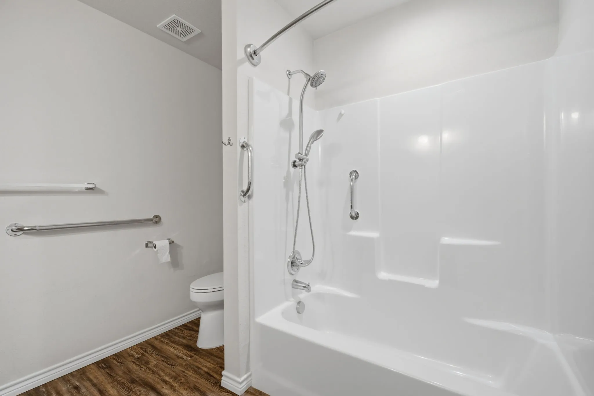 Single Family Residence For Sale in Grayson County , 114 Wade Street, Whitesboro, Texas 76273, 3 Bedroom, 2 Bathroom, 2 Garage spaces, 1,422 Sqft, built in 2019, mls#21340987, Real Estate Agent in Whitesboro, Homes For Sale in Grayson county, Homes For Sale in Whitesboro, Realtor in Whitesboro Texas, Real Estate Brokerage Independent Realty Texas, Luminita Cordes Realtor