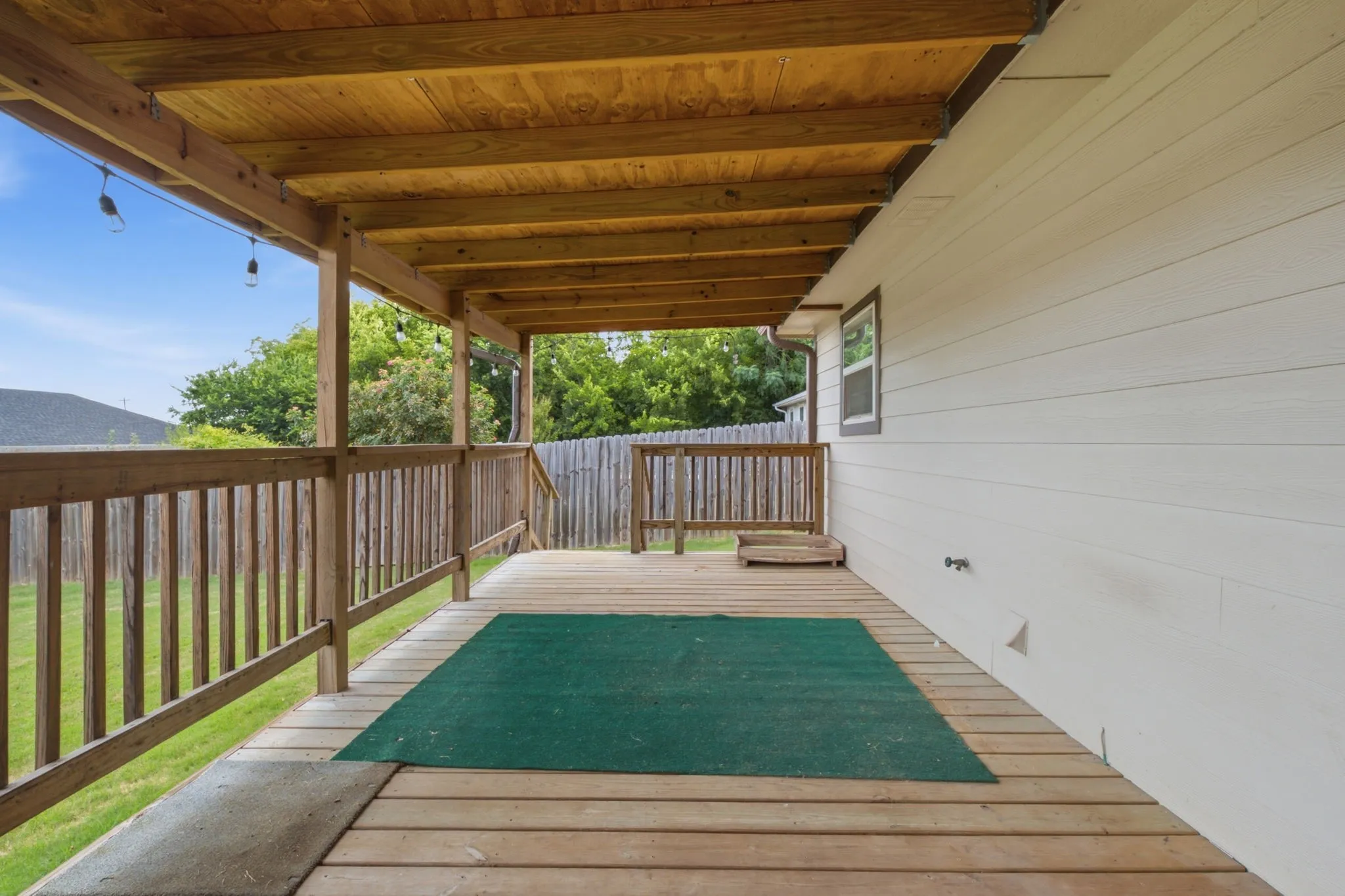 Single Family Residence For Sale in Grayson County , 114 Wade Street, Whitesboro, Texas 76273, 3 Bedroom, 2 Bathroom, 2 Garage spaces, 1,422 Sqft, built in 2019, mls#21340987, Real Estate Agent in Whitesboro, Homes For Sale in Grayson county, Homes For Sale in Whitesboro, Realtor in Whitesboro Texas, Real Estate Brokerage Independent Realty Texas, Luminita Cordes Realtor