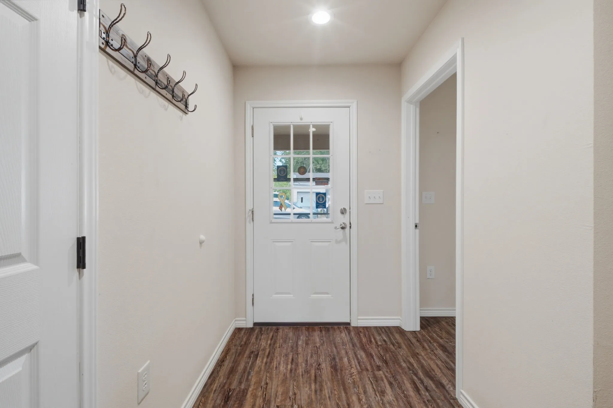 Single Family Residence For Sale in Grayson County , 114 Wade Street, Whitesboro, Texas 76273, 3 Bedroom, 2 Bathroom, 2 Garage spaces, 1,422 Sqft, built in 2019, mls#21340987, Real Estate Agent in Whitesboro, Homes For Sale in Grayson county, Homes For Sale in Whitesboro, Realtor in Whitesboro Texas, Real Estate Brokerage Independent Realty Texas, Luminita Cordes Realtor