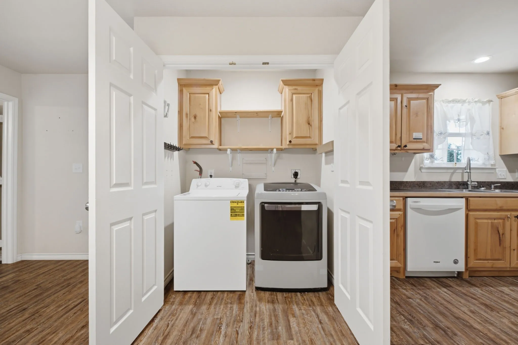 Single Family Residence For Sale in Grayson County , 114 Wade Street, Whitesboro, Texas 76273, 3 Bedroom, 2 Bathroom, 2 Garage spaces, 1,422 Sqft, built in 2019, mls#21340987, Real Estate Agent in Whitesboro, Homes For Sale in Grayson county, Homes For Sale in Whitesboro, Realtor in Whitesboro Texas, Real Estate Brokerage Independent Realty Texas, Luminita Cordes Realtor