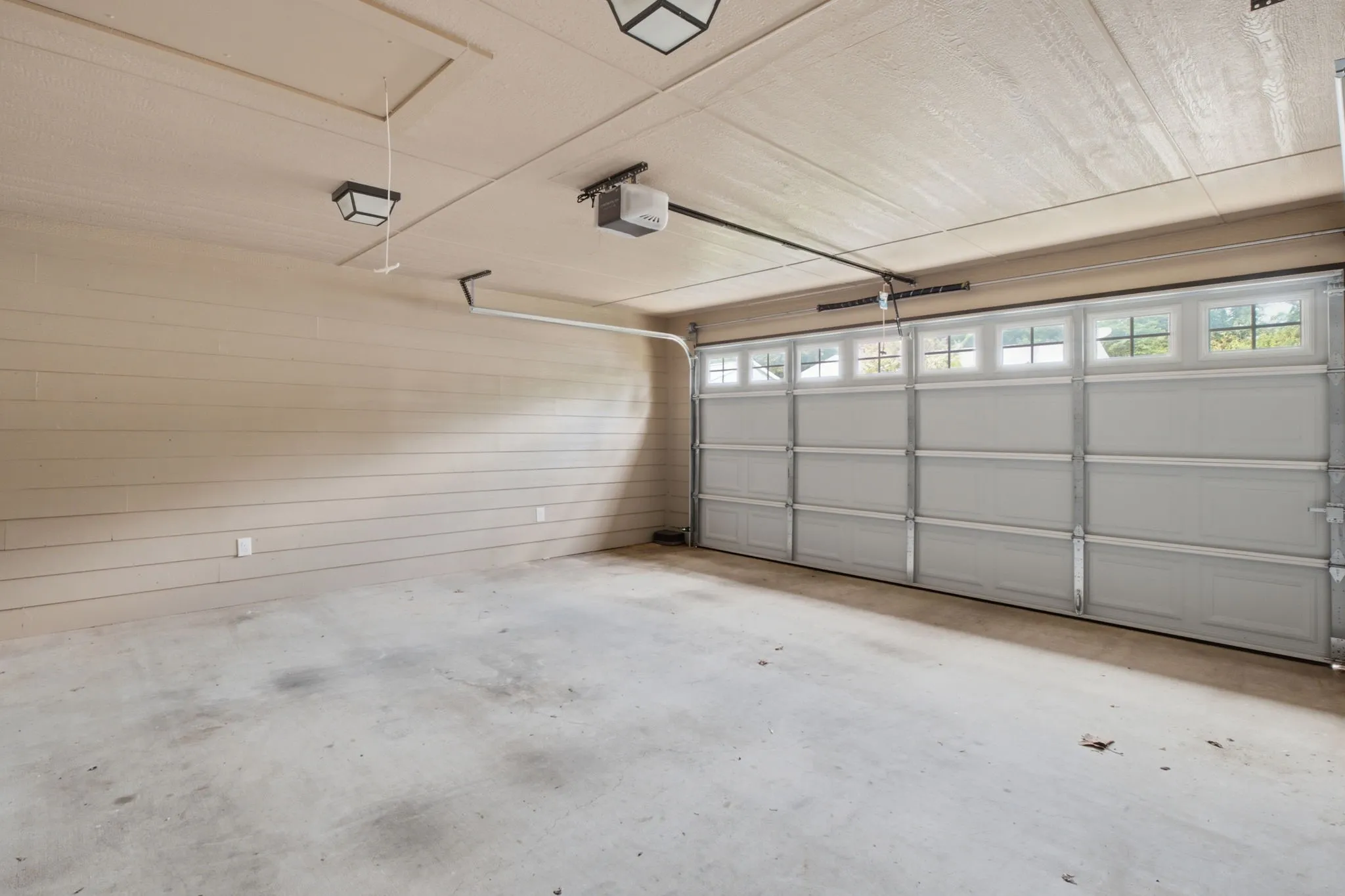 Single Family Residence For Sale in Grayson County , 114 Wade Street, Whitesboro, Texas 76273, 3 Bedroom, 2 Bathroom, 2 Garage spaces, 1,422 Sqft, built in 2019, mls#21340987, Real Estate Agent in Whitesboro, Homes For Sale in Grayson county, Homes For Sale in Whitesboro, Realtor in Whitesboro Texas, Real Estate Brokerage Independent Realty Texas, Luminita Cordes Realtor