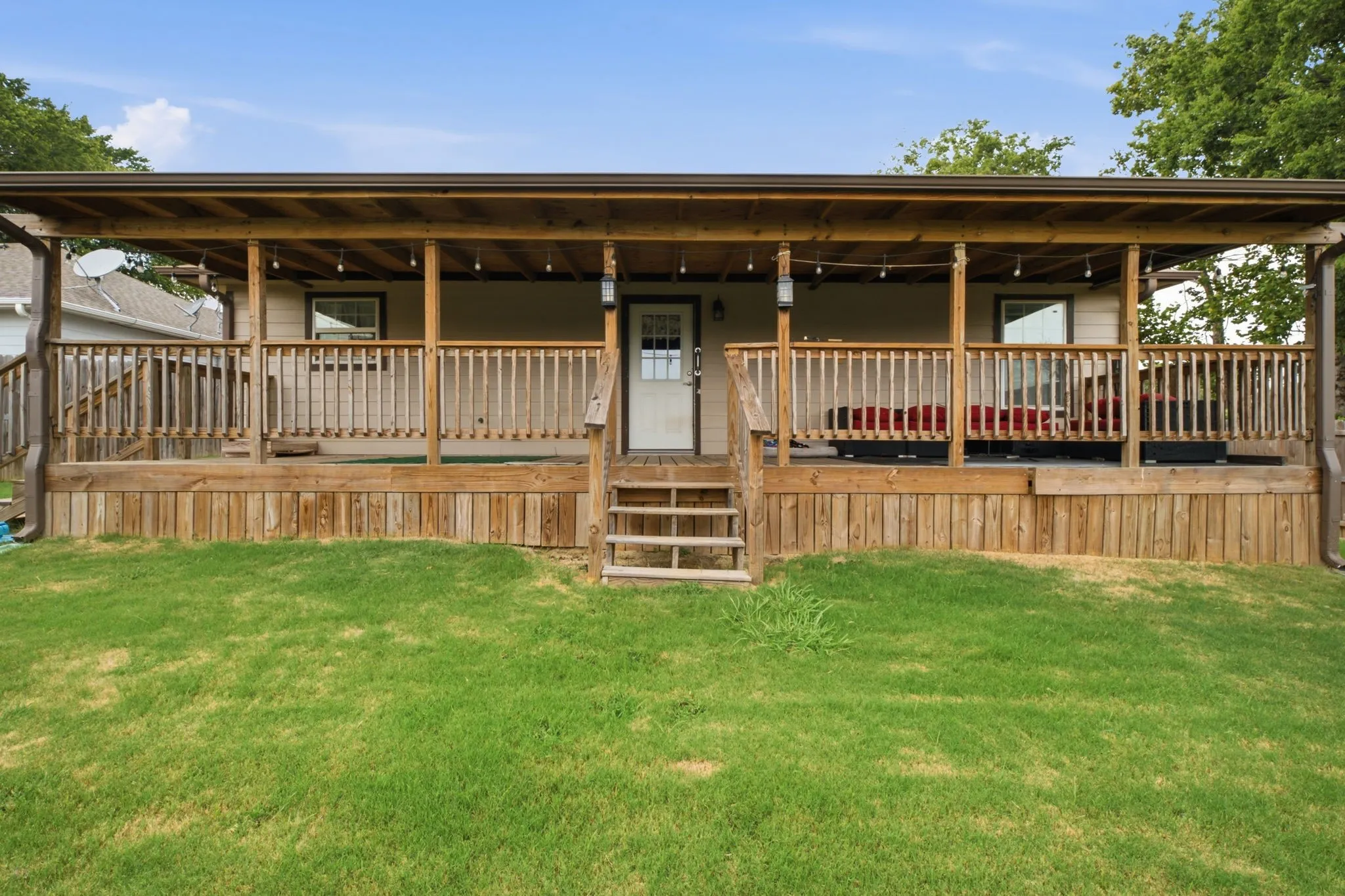 Single Family Residence For Sale in Grayson County , 114 Wade Street, Whitesboro, Texas 76273, 3 Bedroom, 2 Bathroom, 2 Garage spaces, 1,422 Sqft, built in 2019, mls#21340987, Real Estate Agent in Whitesboro, Homes For Sale in Grayson county, Homes For Sale in Whitesboro, Realtor in Whitesboro Texas, Real Estate Brokerage Independent Realty Texas, Luminita Cordes Realtor