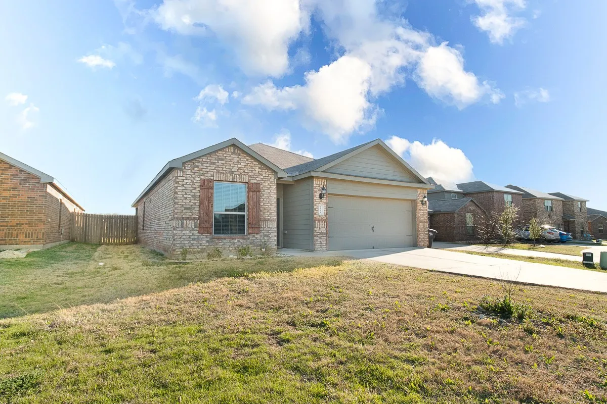 Single Family Residence For Rent in Tarrant County , 6001 Royal Gorge Drive, Fort Worth, Texas 76179, 3 Bedroom, 2 Bathroom, 2 Garage spaces, 1,636 Sqft, built in 2018, mls#21347729, Real Estate Agent in Fort Worth, Homes For Rent in Tarrant county, Homes For Rent in Fort Worth, Realtor in Fort Worth Texas, Real Estate Brokerage Independent Realty Texas, Luminita Cordes Realtor