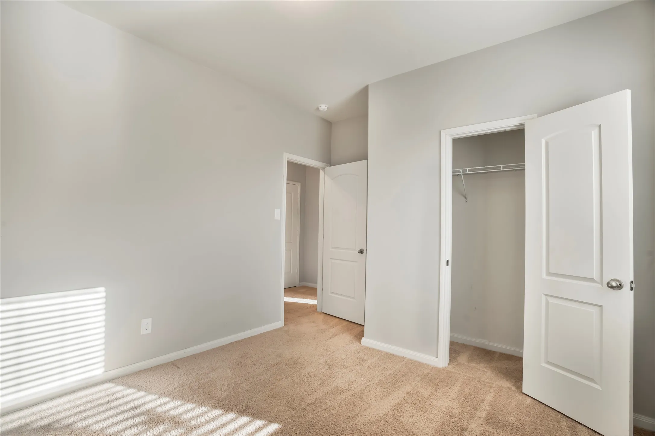Single Family Residence For Rent in Tarrant County , 6001 Royal Gorge Drive, Fort Worth, Texas 76179, 3 Bedroom, 2 Bathroom, 2 Garage spaces, 1,636 Sqft, built in 2018, mls#21347729, Real Estate Agent in Fort Worth, Homes For Rent in Tarrant county, Homes For Rent in Fort Worth, Realtor in Fort Worth Texas, Real Estate Brokerage Independent Realty Texas, Luminita Cordes Realtor