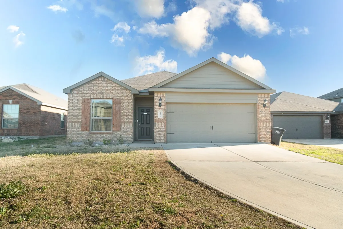 Single Family Residence For Rent in Tarrant County , 6001 Royal Gorge Drive, Fort Worth, Texas 76179, 3 Bedroom, 2 Bathroom, 2 Garage spaces, 1,636 Sqft, built in 2018, mls#21347729, Real Estate Agent in Fort Worth, Homes For Rent in Tarrant county, Homes For Rent in Fort Worth, Realtor in Fort Worth Texas, Real Estate Brokerage Independent Realty Texas, Luminita Cordes Realtor