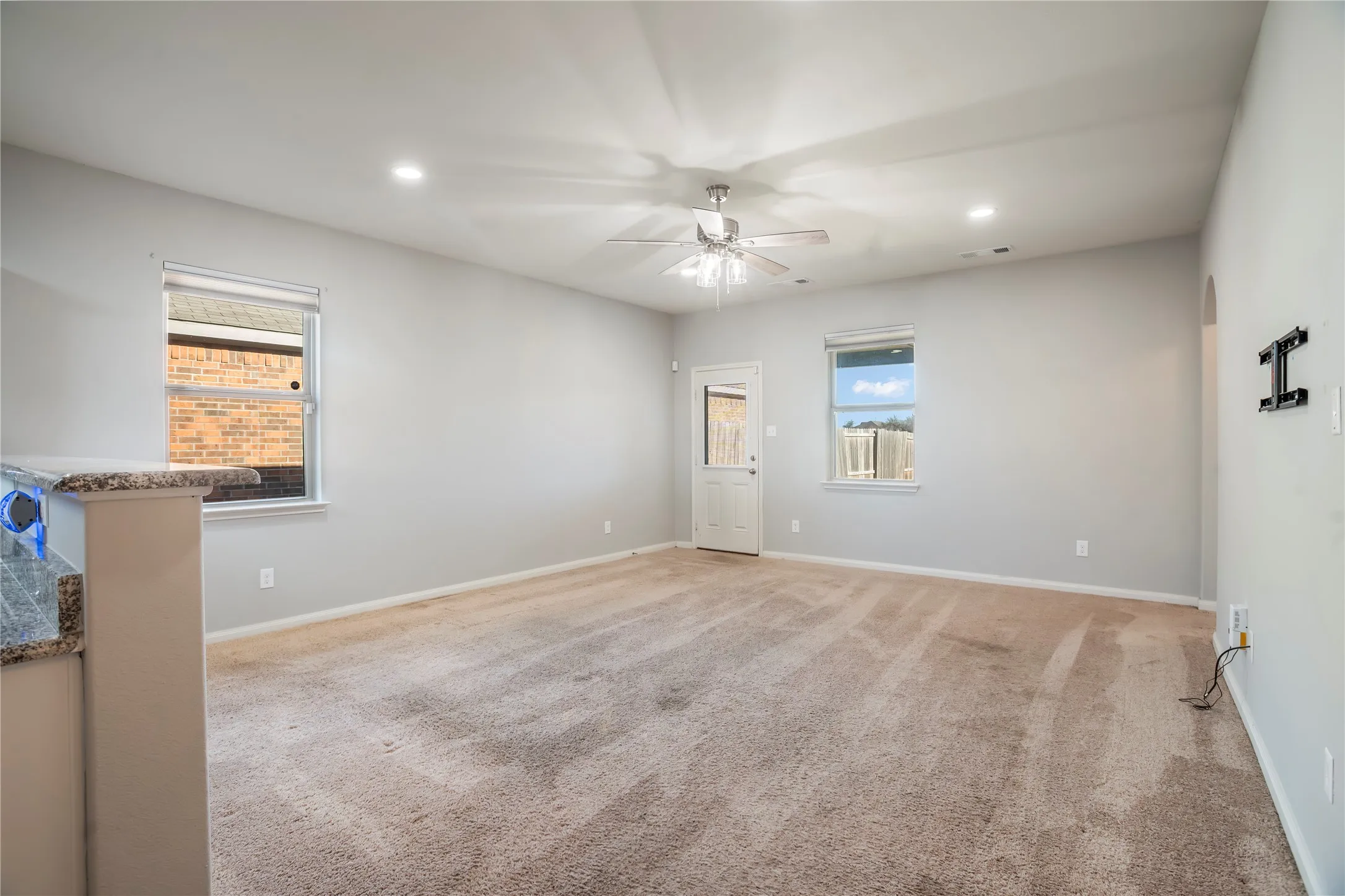 Single Family Residence For Rent in Tarrant County , 6001 Royal Gorge Drive, Fort Worth, Texas 76179, 3 Bedroom, 2 Bathroom, 2 Garage spaces, 1,636 Sqft, built in 2018, mls#21347729, Real Estate Agent in Fort Worth, Homes For Rent in Tarrant county, Homes For Rent in Fort Worth, Realtor in Fort Worth Texas, Real Estate Brokerage Independent Realty Texas, Luminita Cordes Realtor