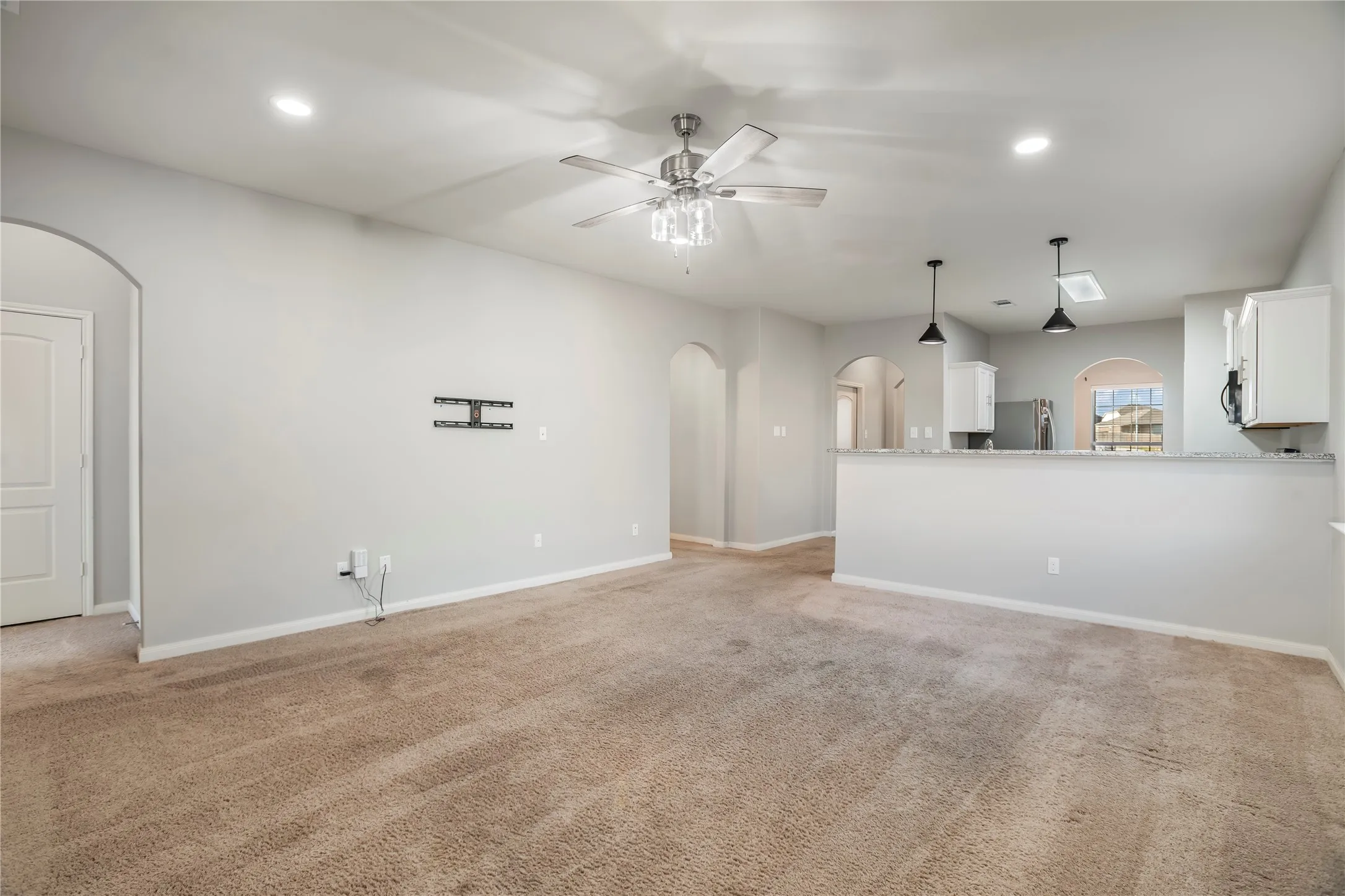 Single Family Residence For Rent in Tarrant County , 6001 Royal Gorge Drive, Fort Worth, Texas 76179, 3 Bedroom, 2 Bathroom, 2 Garage spaces, 1,636 Sqft, built in 2018, mls#21347729, Real Estate Agent in Fort Worth, Homes For Rent in Tarrant county, Homes For Rent in Fort Worth, Realtor in Fort Worth Texas, Real Estate Brokerage Independent Realty Texas, Luminita Cordes Realtor