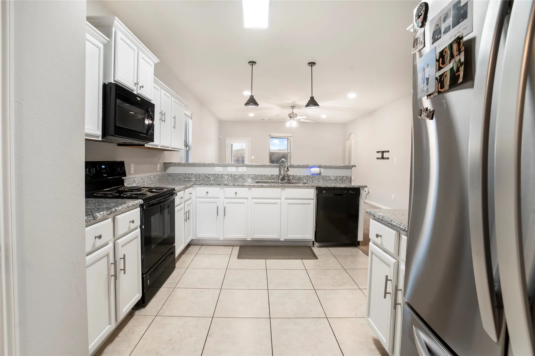 Single Family Residence For Rent in Tarrant County , 6001 Royal Gorge Drive, Fort Worth, Texas 76179, 3 Bedroom, 2 Bathroom, 2 Garage spaces, 1,636 Sqft, built in 2018, mls#21347729, Real Estate Agent in Fort Worth, Homes For Rent in Tarrant county, Homes For Rent in Fort Worth, Realtor in Fort Worth Texas, Real Estate Brokerage Independent Realty Texas, Luminita Cordes Realtor
