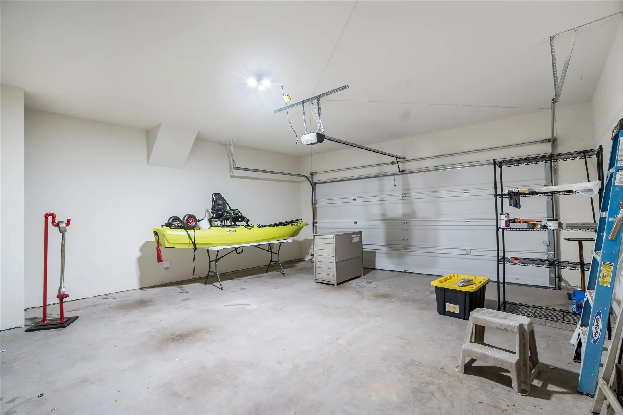 Single Family Residence For Rent in Tarrant County , 6001 Royal Gorge Drive, Fort Worth, Texas 76179, 3 Bedroom, 2 Bathroom, 2 Garage spaces, 1,636 Sqft, built in 2018, mls#21347729, Real Estate Agent in Fort Worth, Homes For Rent in Tarrant county, Homes For Rent in Fort Worth, Realtor in Fort Worth Texas, Real Estate Brokerage Independent Realty Texas, Luminita Cordes Realtor