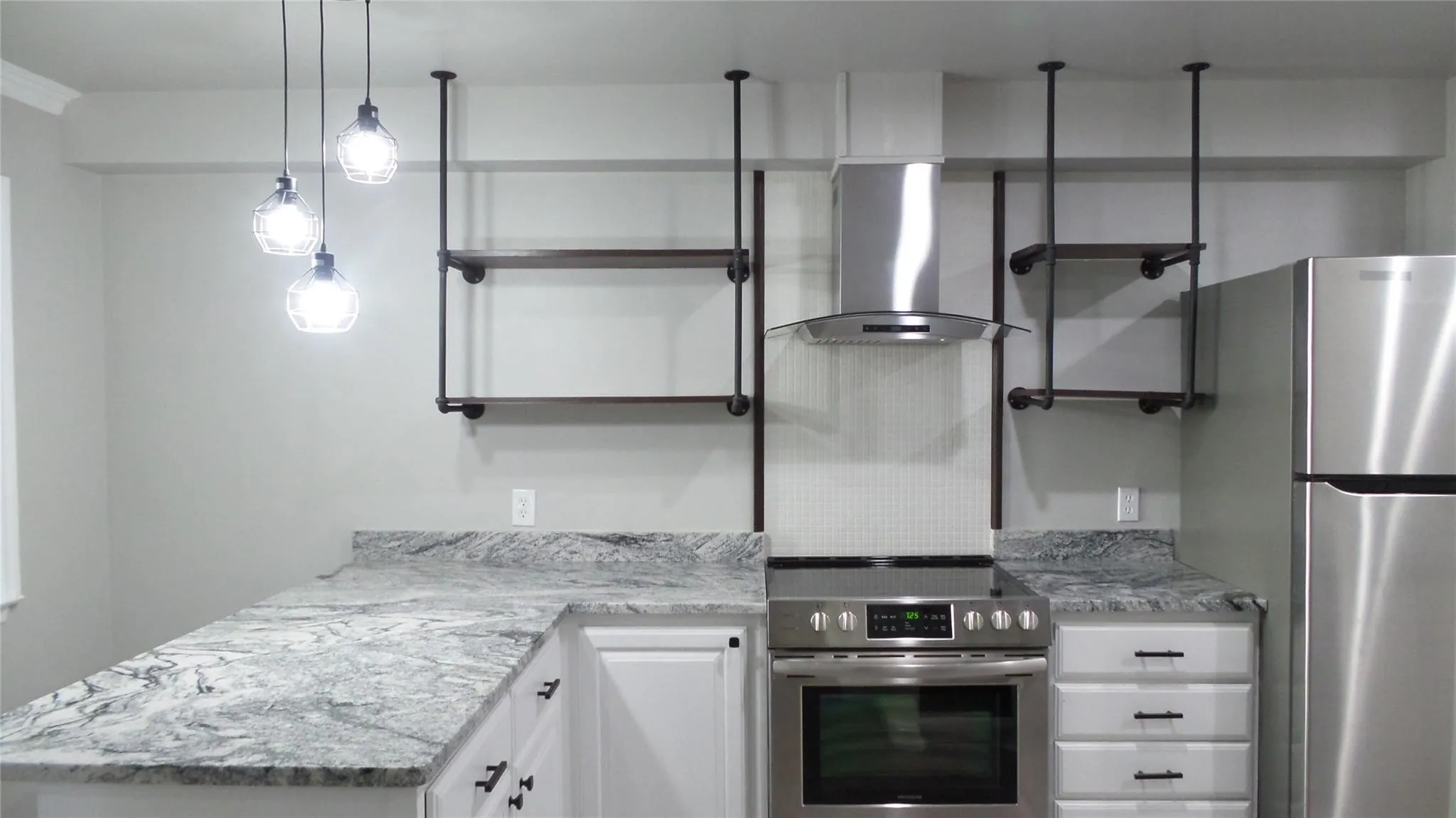 Condominium For Rent in Dallas County , 5723 Harvest Hill Road 1039, Dallas, Texas 75230, 1 Bedroom, 1 Bathroom, Garage spaces, 658 Sqft, built in 1970, Price $1,550, mls#21347513, Real Estate Agent in Dallas, Homes For Rent in Dallas county, Homes For Rent in Dallas, Realtor in Dallas Texas, Real Estate Brokerage Independent Realty Texas, Luminita Cordes Realtor