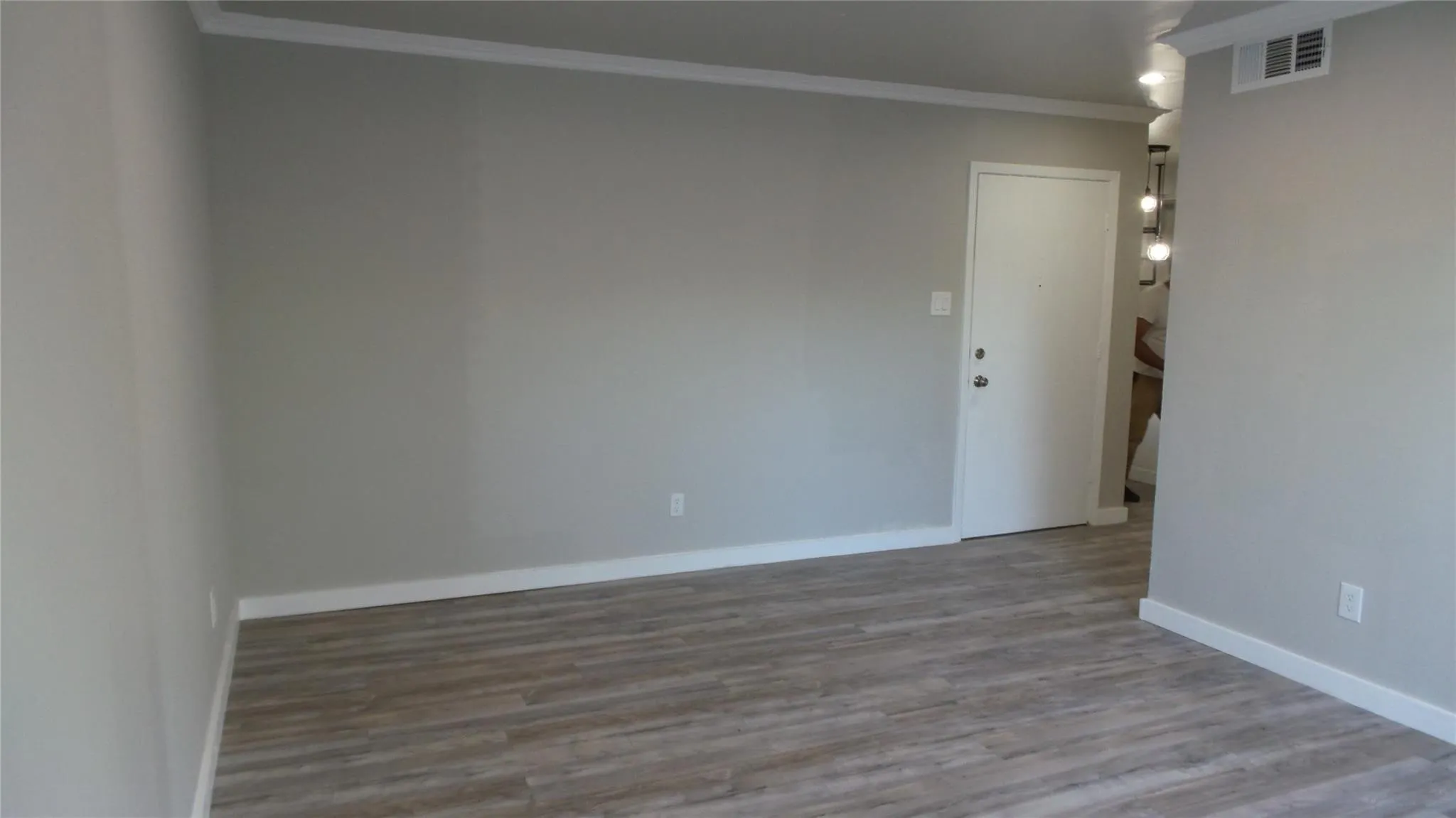 Condominium For Rent in Dallas County , 5723 Harvest Hill Road 1039, Dallas, Texas 75230, 1 Bedroom, 1 Bathroom, Garage spaces, 658 Sqft, built in 1970, Price $1,550, mls#21347513, Real Estate Agent in Dallas, Homes For Rent in Dallas county, Homes For Rent in Dallas, Realtor in Dallas Texas, Real Estate Brokerage Independent Realty Texas, Luminita Cordes Realtor