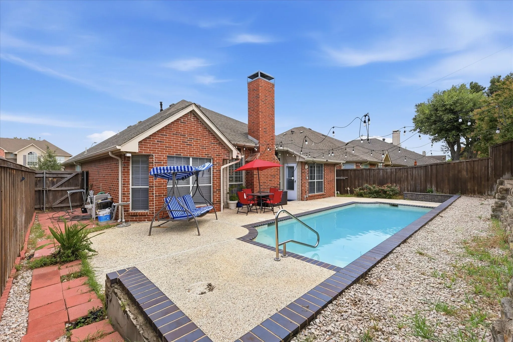 Single Family Residence For Sale in Dallas County , 9427 Ponderosa Trail, Irving, Texas 75063, 3 Bedroom, 2 Bathroom, 2 Garage spaces, 1,699 Sqft, built in 1997, mls#21347472, Real Estate Agent in Irving, Homes For Sale in Dallas county, Homes For Sale in Irving, Realtor in Irving Texas, Real Estate Brokerage Independent Realty Texas, Luminita Cordes Realtor