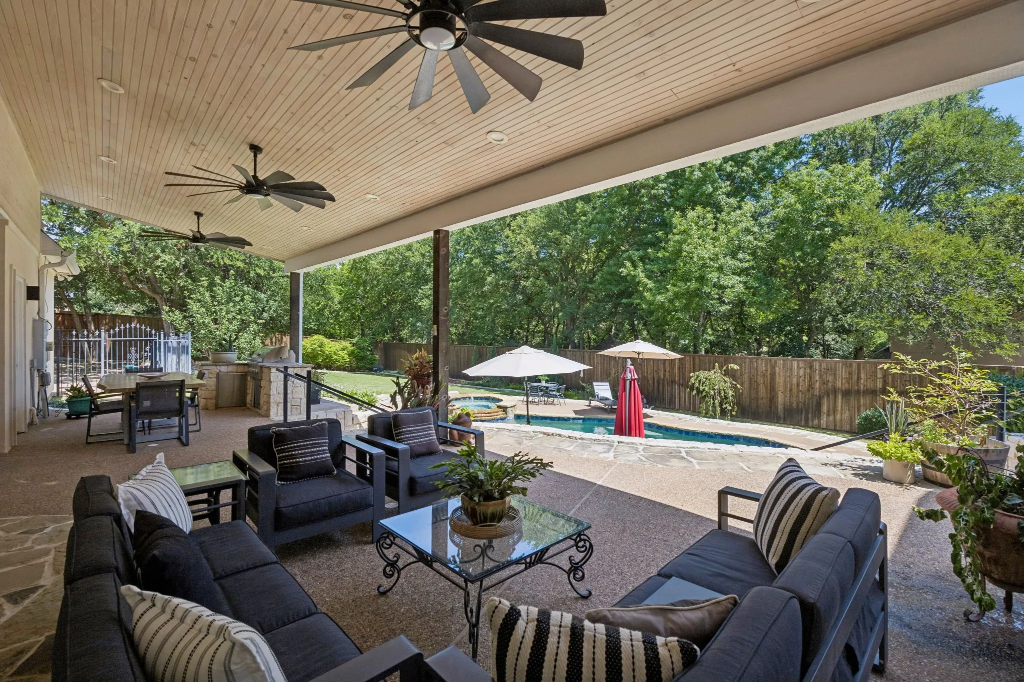 Single Family Residence For Sale in Tarrant County , 902 Independence Parkway, Southlake, Texas 76092, 5 Bedroom, 5 Bathroom, 3 Garage spaces, 5,209 Sqft, built in 1996, mls#21345872, Real Estate Agent in Southlake, Homes For Sale in Tarrant county, Homes For Sale in Southlake, Realtor in Southlake Texas, Real Estate Brokerage Independent Realty Texas, Luminita Cordes Realtor