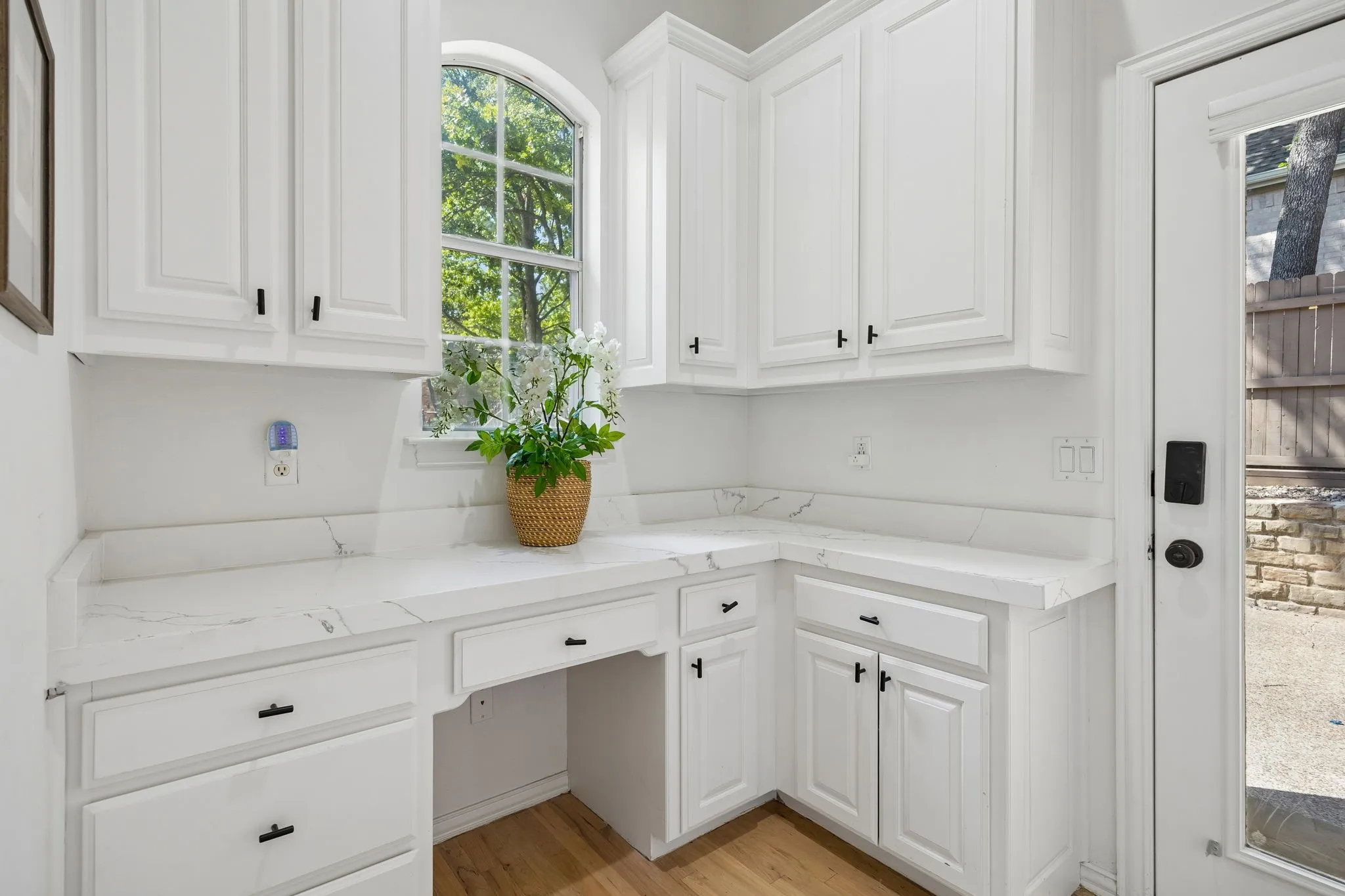 Single Family Residence For Sale in Tarrant County , 902 Independence Parkway, Southlake, Texas 76092, 5 Bedroom, 5 Bathroom, 3 Garage spaces, 5,209 Sqft, built in 1996, mls#21345872, Real Estate Agent in Southlake, Homes For Sale in Tarrant county, Homes For Sale in Southlake, Realtor in Southlake Texas, Real Estate Brokerage Independent Realty Texas, Luminita Cordes Realtor