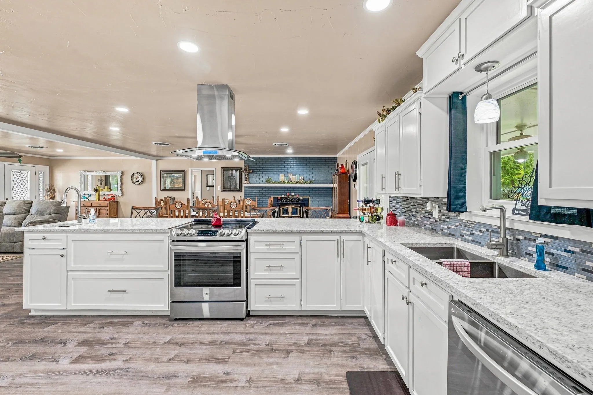 Single Family Residence For Sale in Comanche County , 816 S Texas Street, De Leon, Texas 76444, 3 Bedroom, 3 Bathroom, 2 Garage spaces, 2,452 Sqft, built in 1969, Price $450,000, mls#21347524, Real Estate Agent in De Leon, Homes For Sale in Comanche county, Homes For Sale in De Leon, Realtor in De Leon Texas, Real Estate Brokerage Independent Realty Texas, Luminita Cordes Realtor