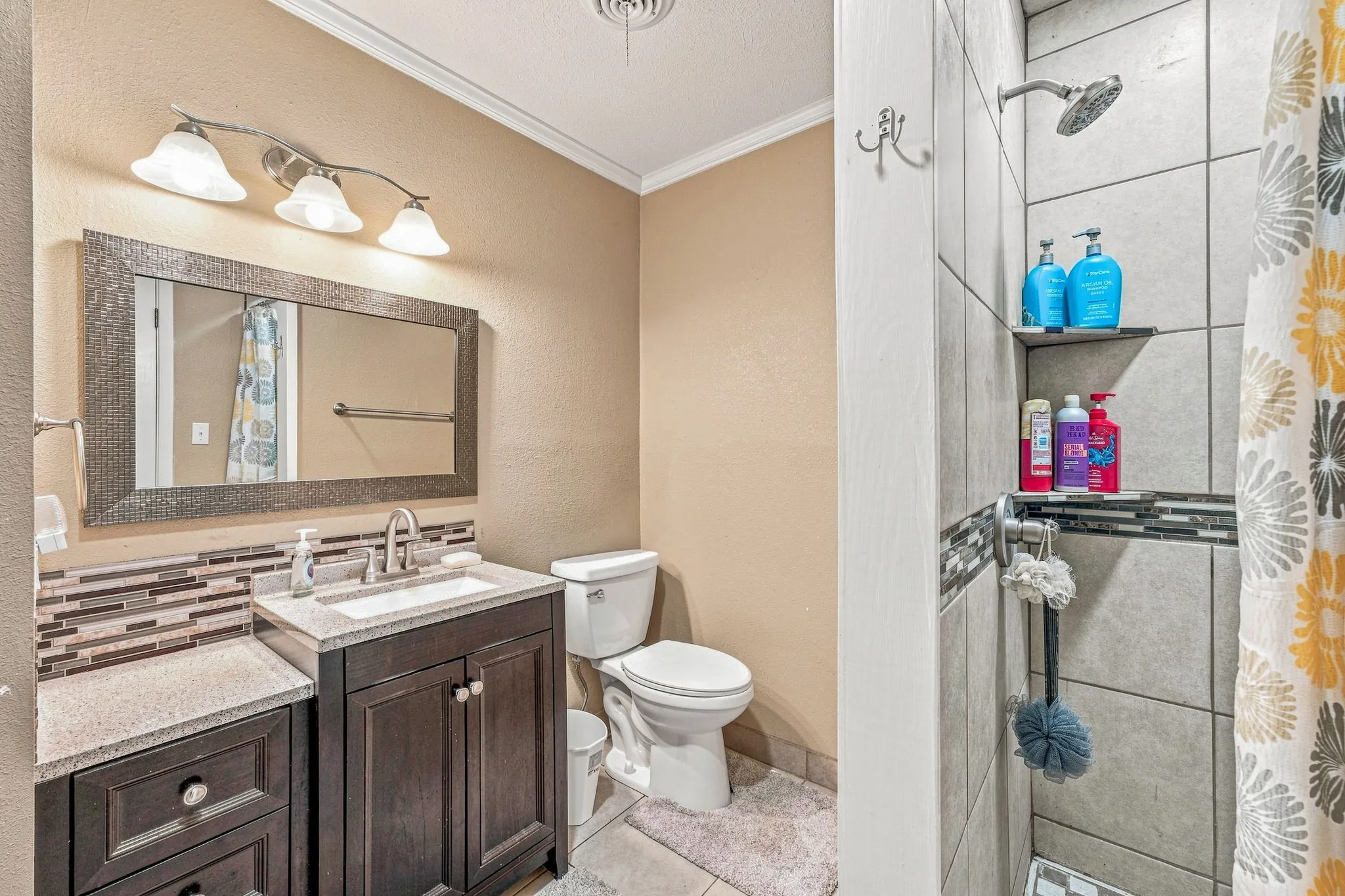 Bathroom to Main Bedroom