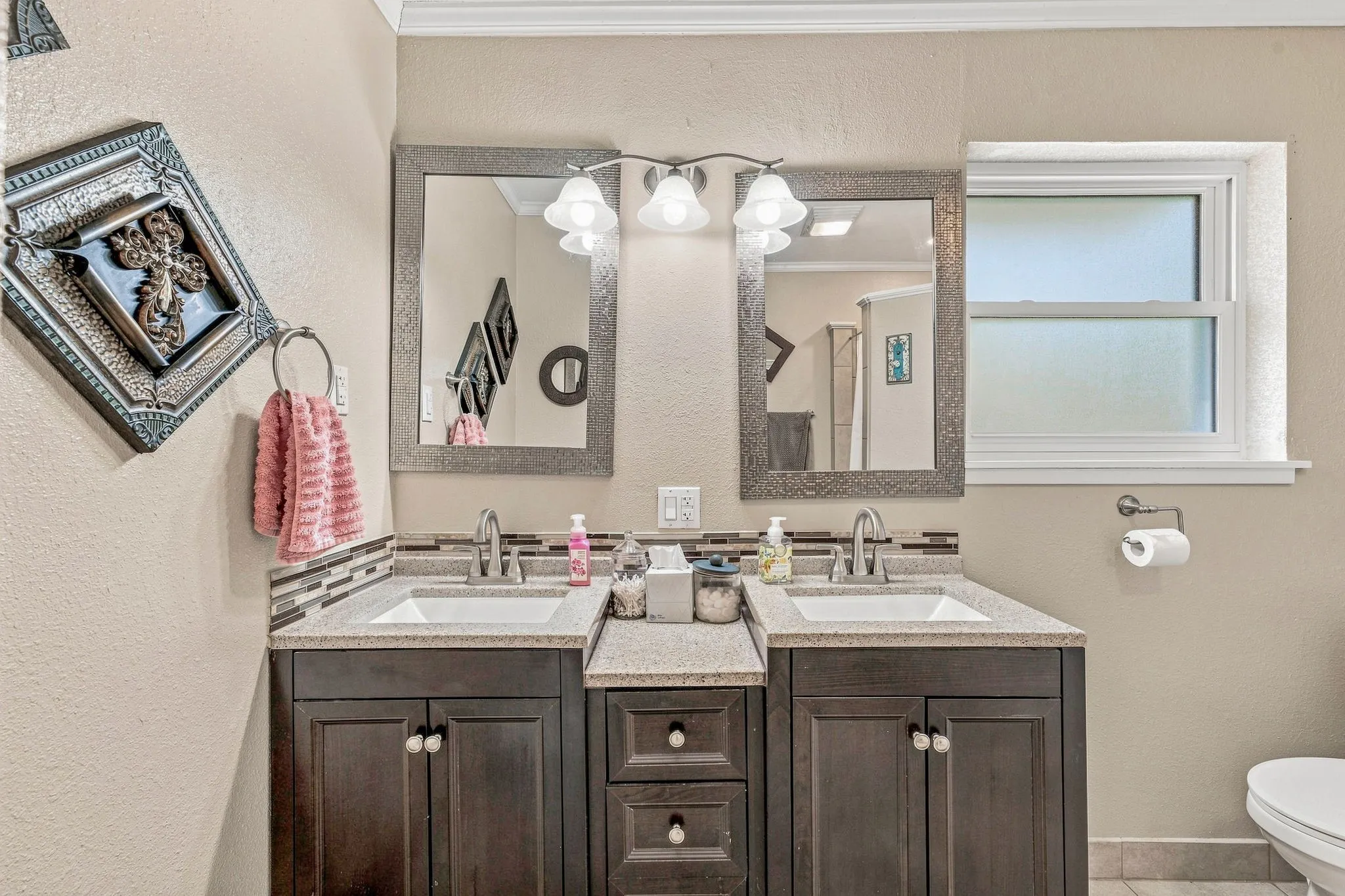 Bathroom to Main Bedroom