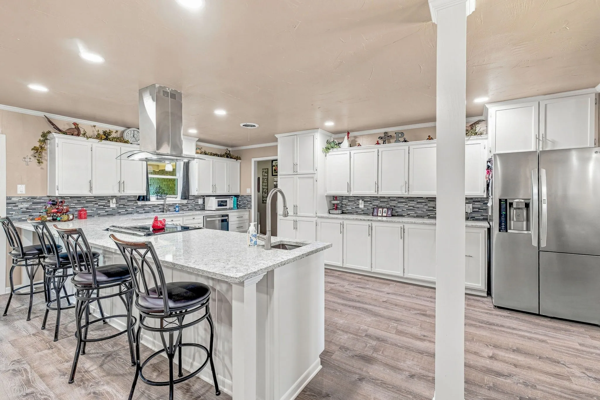 Single Family Residence For Sale in Comanche County , 816 S Texas Street, De Leon, Texas 76444, 3 Bedroom, 3 Bathroom, 2 Garage spaces, 2,452 Sqft, built in 1969, Price $450,000, mls#21347524, Real Estate Agent in De Leon, Homes For Sale in Comanche county, Homes For Sale in De Leon, Realtor in De Leon Texas, Real Estate Brokerage Independent Realty Texas, Luminita Cordes Realtor