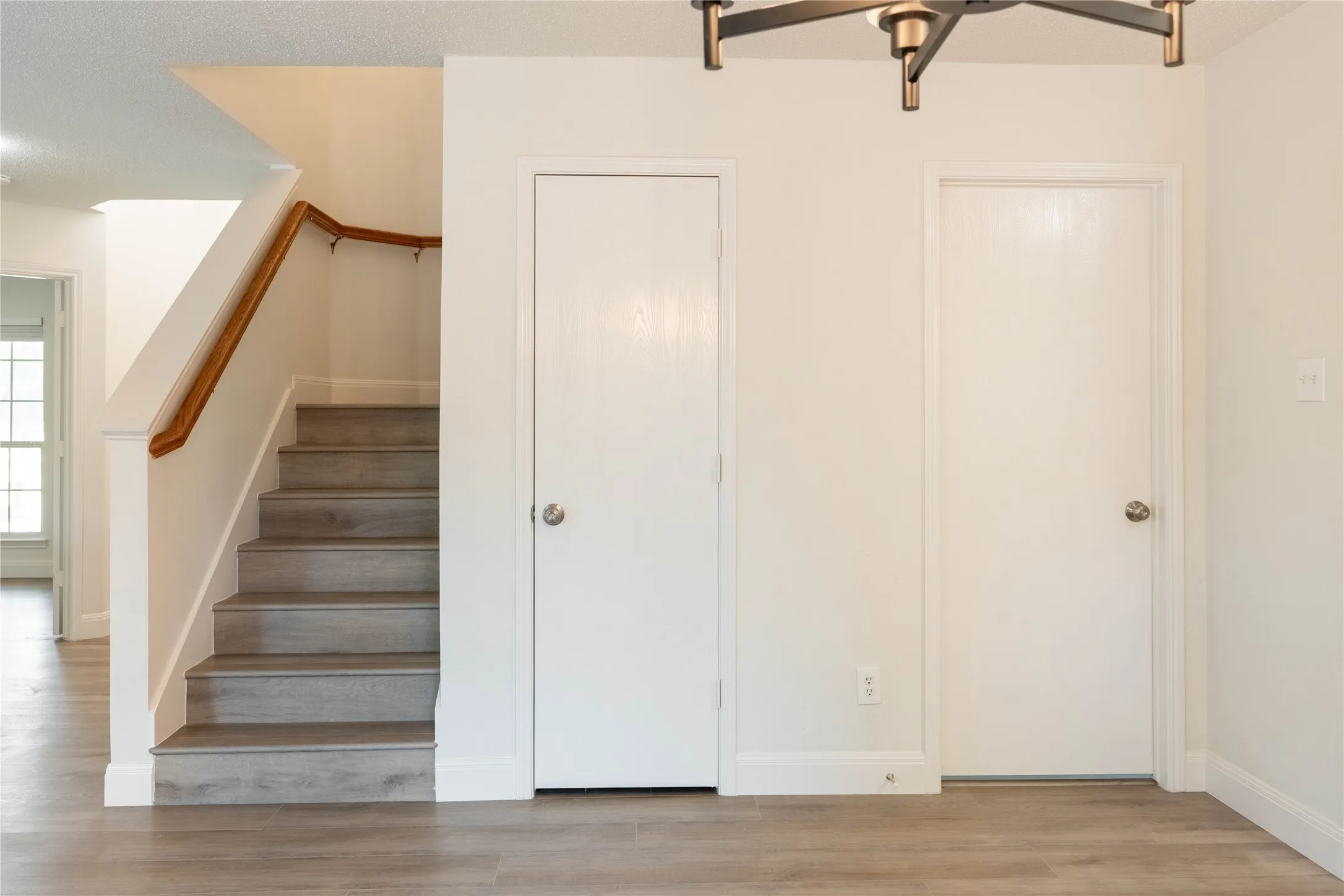 Single Family Residence For Rent in Collin County , 2304 Glenhaven Drive, Mc Kinney, Texas 75071, 3 Bedroom, 3 Bathroom, 2 Garage spaces, 2,210 Sqft, built in 2003, mls#21347734, Real Estate Agent in Mc Kinney, Homes For Rent in Collin county, Homes For Rent in Mc Kinney, Realtor in Mc Kinney Texas, Real Estate Brokerage Independent Realty Texas, Luminita Cordes Realtor