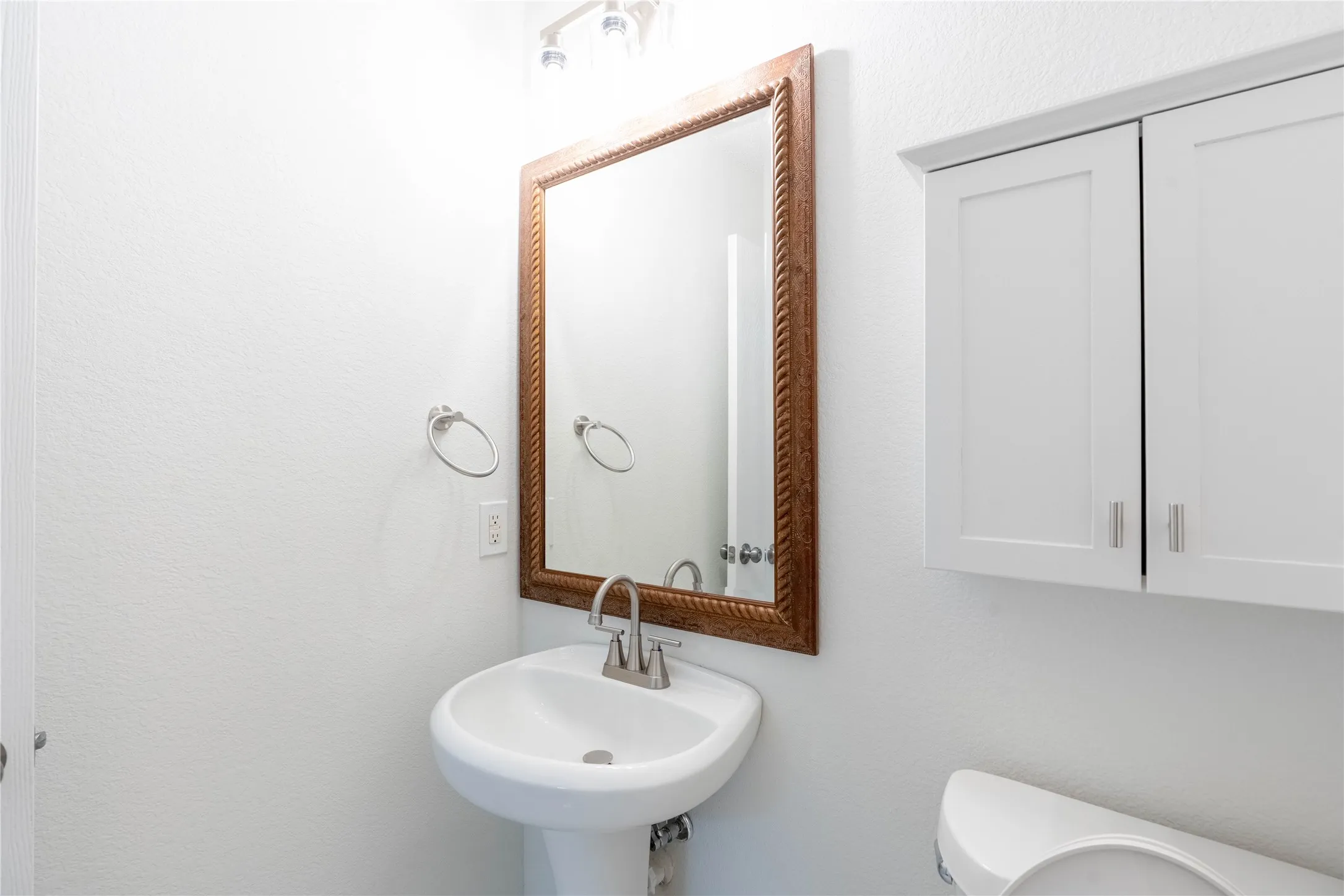 Single Family Residence For Rent in Collin County , 2304 Glenhaven Drive, Mc Kinney, Texas 75071, 3 Bedroom, 3 Bathroom, 2 Garage spaces, 2,210 Sqft, built in 2003, mls#21347734, Real Estate Agent in Mc Kinney, Homes For Rent in Collin county, Homes For Rent in Mc Kinney, Realtor in Mc Kinney Texas, Real Estate Brokerage Independent Realty Texas, Luminita Cordes Realtor