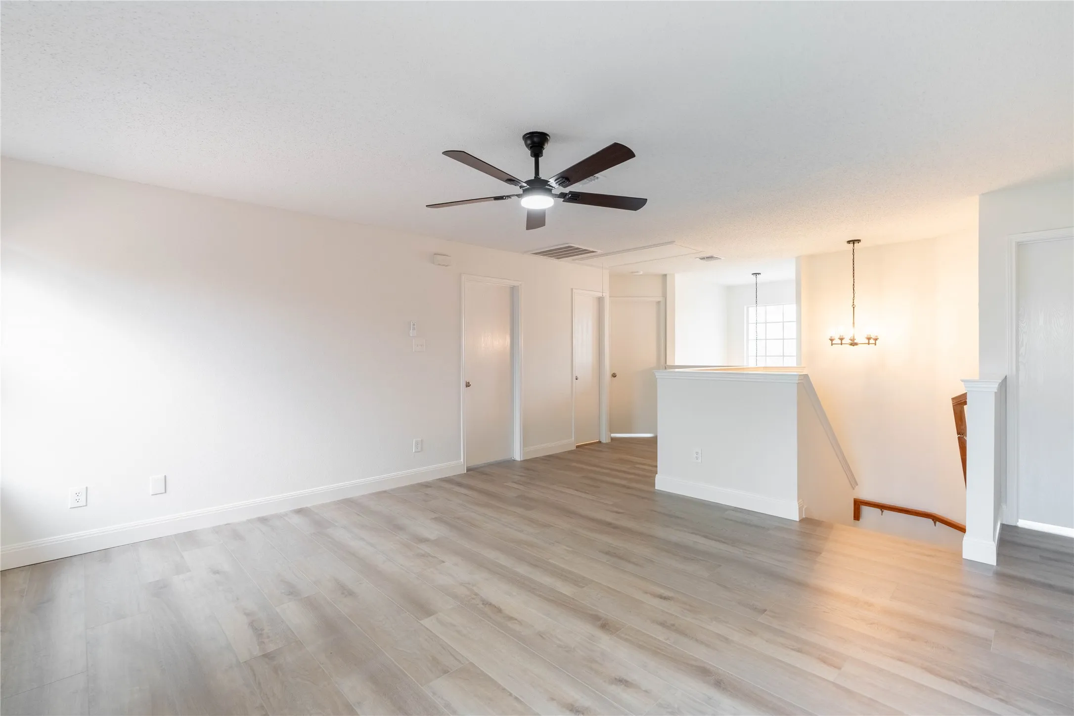 Single Family Residence For Rent in Collin County , 2304 Glenhaven Drive, Mc Kinney, Texas 75071, 3 Bedroom, 3 Bathroom, 2 Garage spaces, 2,210 Sqft, built in 2003, mls#21347734, Real Estate Agent in Mc Kinney, Homes For Rent in Collin county, Homes For Rent in Mc Kinney, Realtor in Mc Kinney Texas, Real Estate Brokerage Independent Realty Texas, Luminita Cordes Realtor