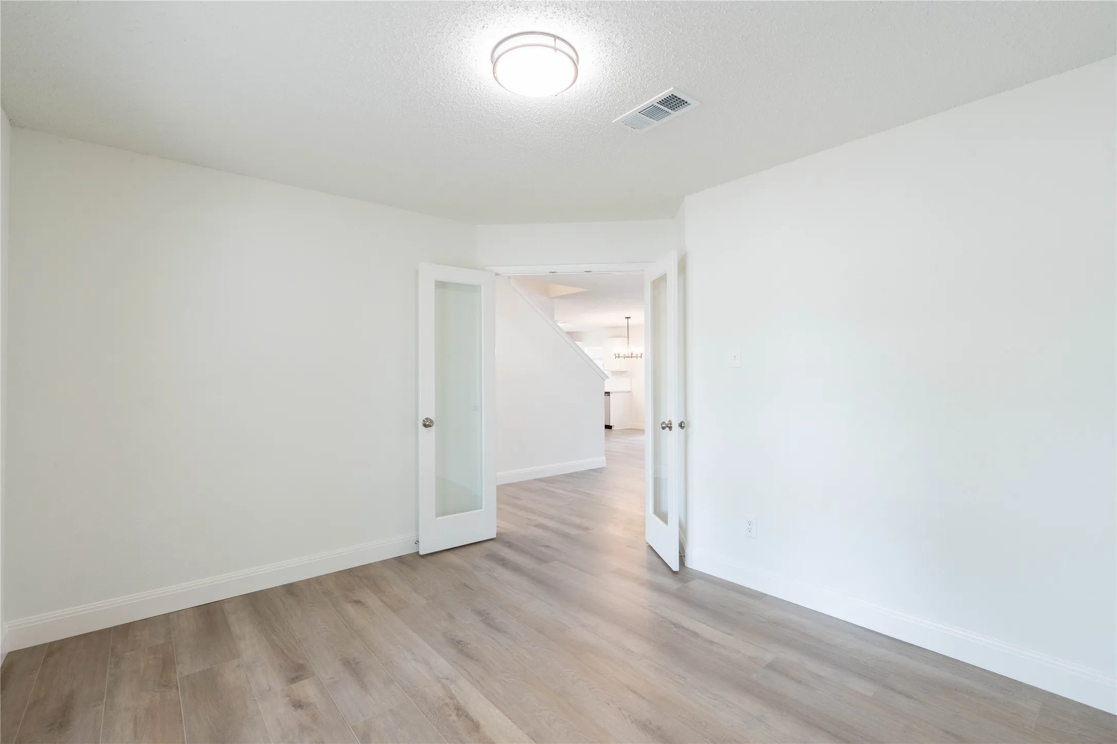 Single Family Residence For Rent in Collin County , 2304 Glenhaven Drive, Mc Kinney, Texas 75071, 3 Bedroom, 3 Bathroom, 2 Garage spaces, 2,210 Sqft, built in 2003, mls#21347734, Real Estate Agent in Mc Kinney, Homes For Rent in Collin county, Homes For Rent in Mc Kinney, Realtor in Mc Kinney Texas, Real Estate Brokerage Independent Realty Texas, Luminita Cordes Realtor