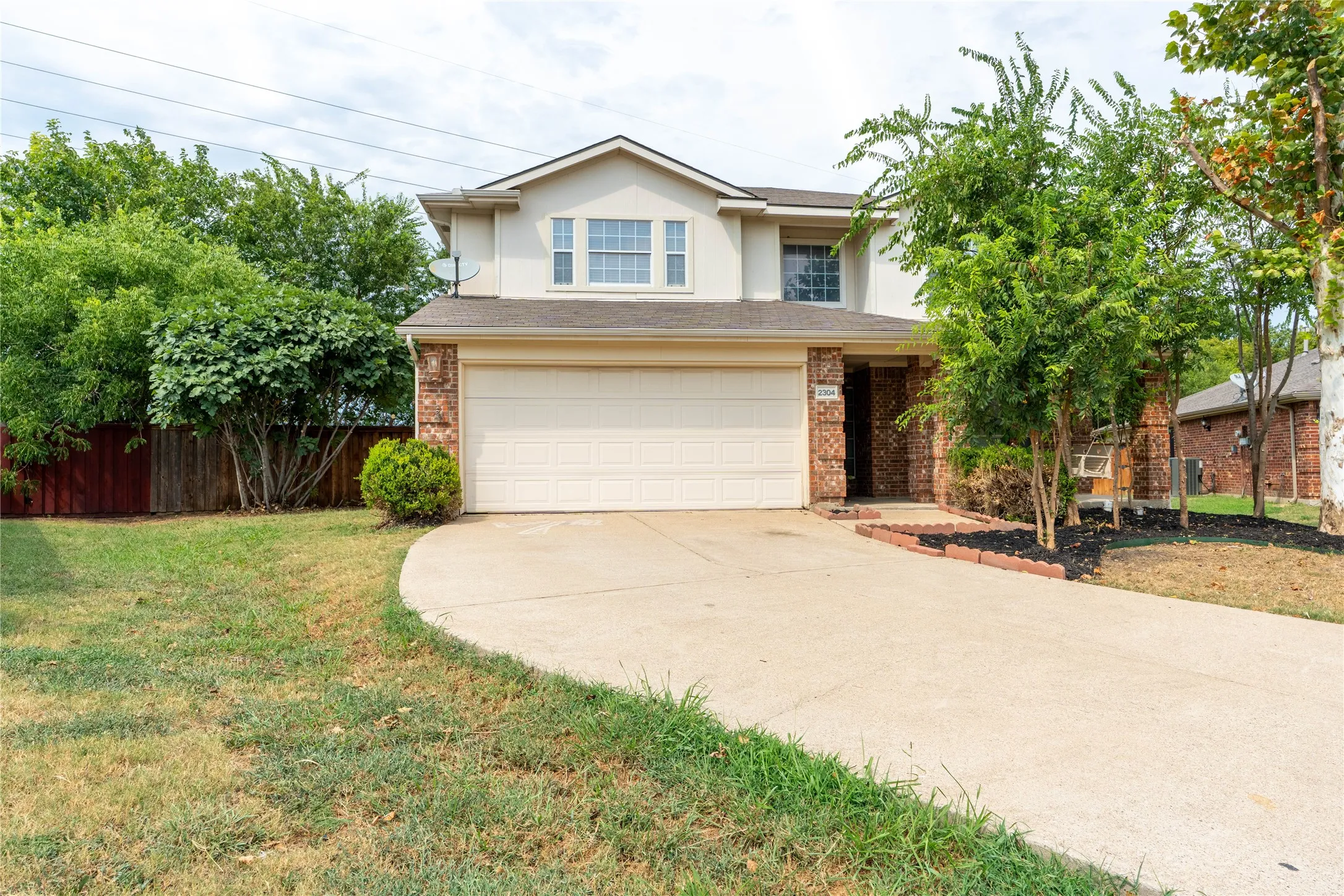 Single Family Residence For Rent in Collin County , 2304 Glenhaven Drive, Mc Kinney, Texas 75071, 3 Bedroom, 3 Bathroom, 2 Garage spaces, 2,210 Sqft, built in 2003, mls#21347734, Real Estate Agent in Mc Kinney, Homes For Rent in Collin county, Homes For Rent in Mc Kinney, Realtor in Mc Kinney Texas, Real Estate Brokerage Independent Realty Texas, Luminita Cordes Realtor