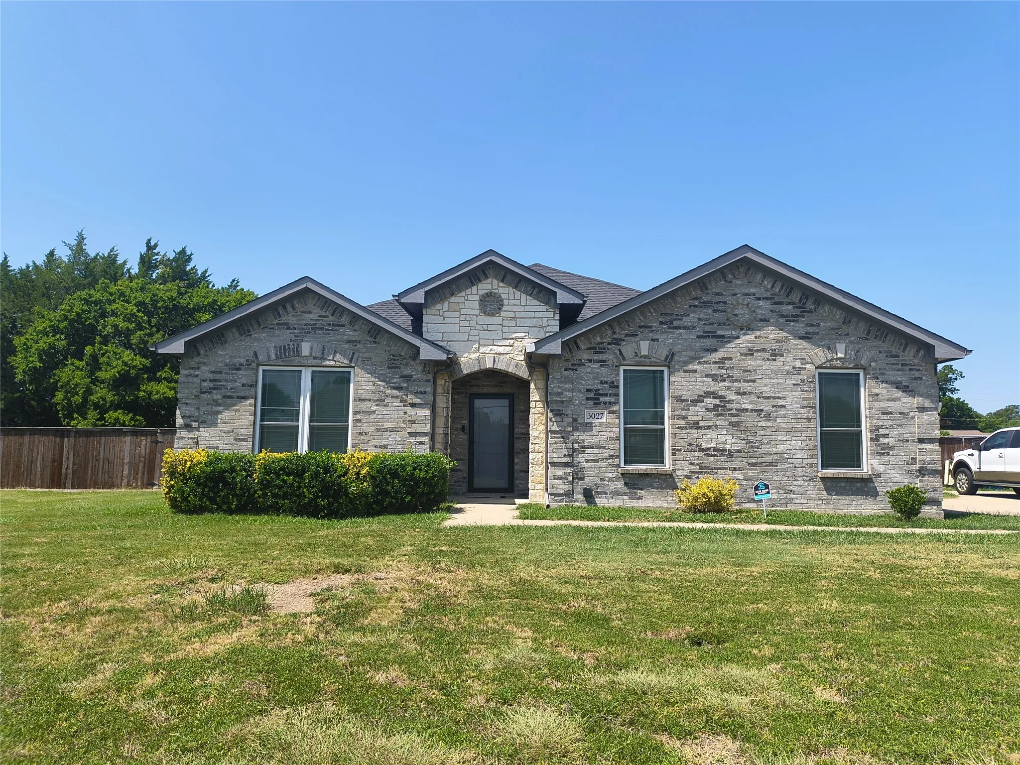 Single Family Residence For Sale in Dallas County , 3027 Ames Road, Lancaster, Texas 75134, 3 Bedroom, 2 Bathroom, 2 Garage spaces, 2,224 Sqft, built in 2017, mls#21345623, Real Estate Agent in Lancaster, Homes For Sale in Dallas county, Homes For Sale in Lancaster, Realtor in Lancaster Texas, Real Estate Brokerage Independent Realty Texas, Luminita Cordes Realtor