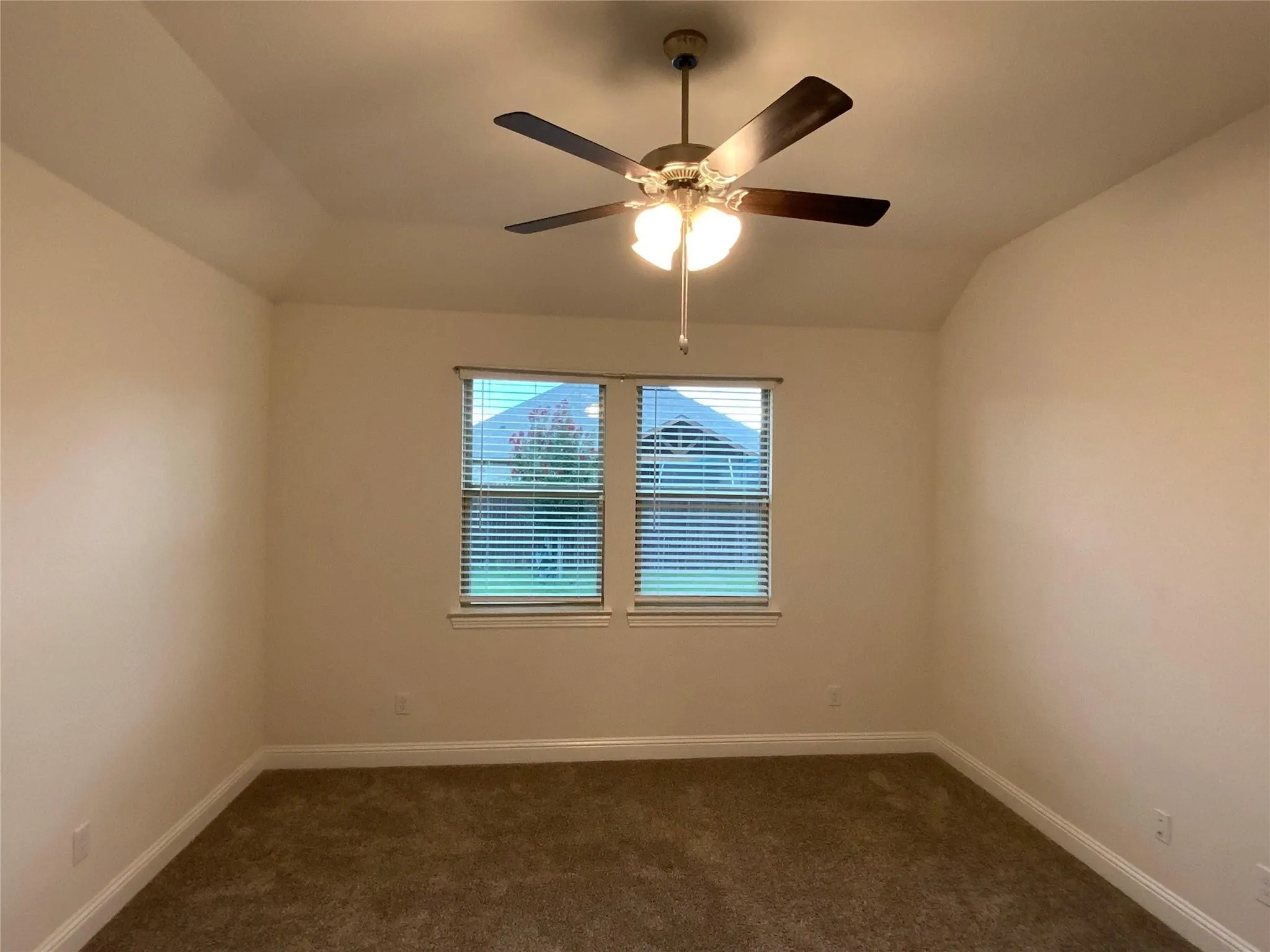 Single Family Residence For Rent in Denton County , 2913 Faro Road, Aubrey, Texas 76227, 4 Bedroom, 2 Bathroom, 2 Garage spaces, 1,852 Sqft, built in 2020, mls#21347753, Real Estate Agent in Aubrey, Homes For Rent in Denton county, Homes For Rent in Aubrey, Realtor in Aubrey Texas, Real Estate Brokerage Independent Realty Texas, Luminita Cordes Realtor