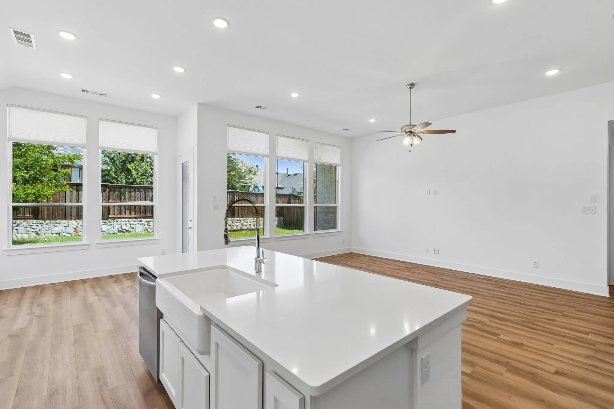 Single Family Residence For Sale in Grayson County , 1616 Mcdougall Creek, Van Alstyne, Texas 75495, 4 Bedroom, 3 Bathroom, 2 Garage spaces, 2,273 Sqft, built in 2022, mls#21341487, Real Estate Agent in Van Alstyne, Homes For Sale in Grayson county, Homes For Sale in Van Alstyne, Realtor in Van Alstyne Texas, Real Estate Brokerage Independent Realty Texas, Luminita Cordes Realtor