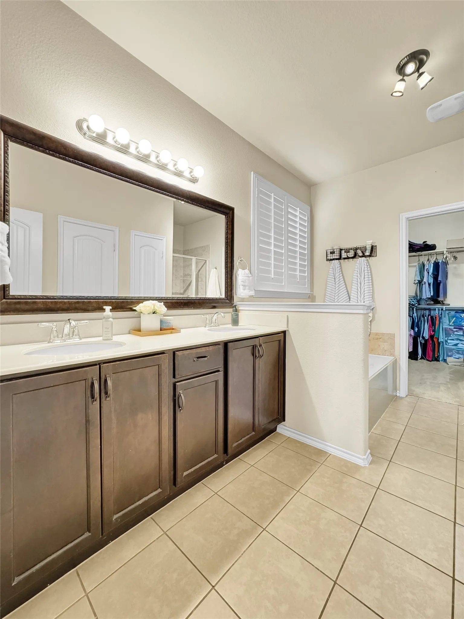 Single Family Residence For Sale in Collin County , 1905 Burl Lane, Anna, Texas 75409, 4 Bedroom, 3 Bathroom, 2 Garage spaces, 2,552 Sqft, built in 2014, mls#21347159, Real Estate Agent in Anna, Homes For Sale in Collin county, Homes For Sale in Anna, Realtor in Anna Texas, Real Estate Brokerage Independent Realty Texas, Luminita Cordes Realtor