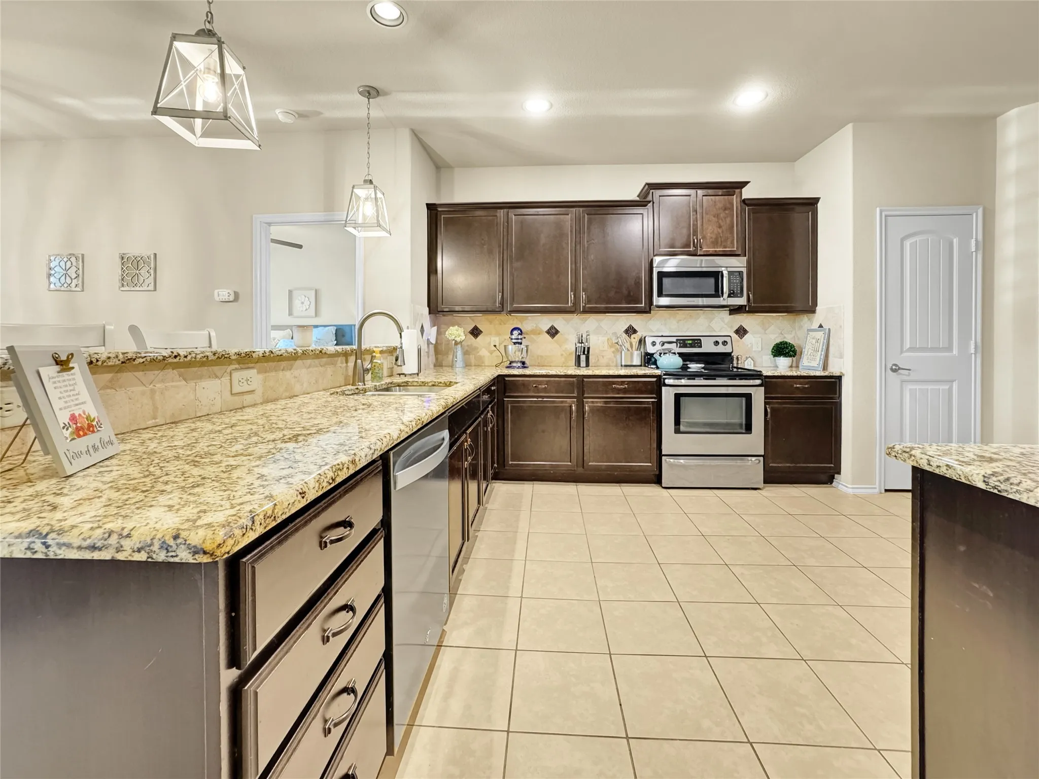 Single Family Residence For Sale in Collin County , 1905 Burl Lane, Anna, Texas 75409, 4 Bedroom, 3 Bathroom, 2 Garage spaces, 2,552 Sqft, built in 2014, mls#21347159, Real Estate Agent in Anna, Homes For Sale in Collin county, Homes For Sale in Anna, Realtor in Anna Texas, Real Estate Brokerage Independent Realty Texas, Luminita Cordes Realtor