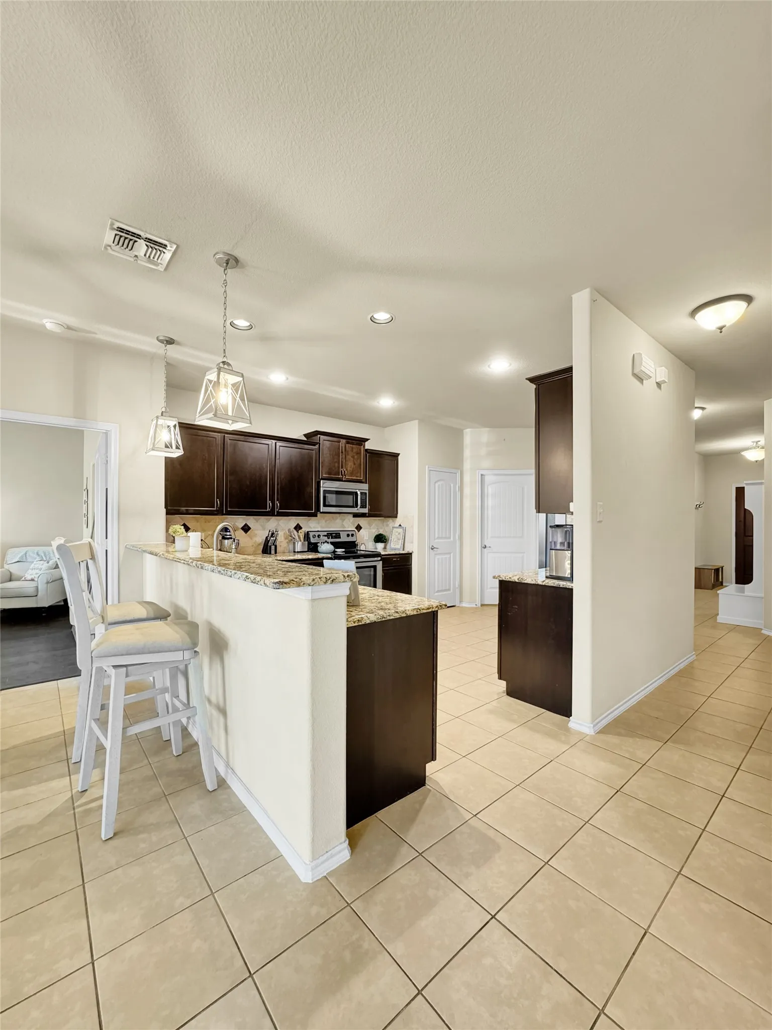 Single Family Residence For Sale in Collin County , 1905 Burl Lane, Anna, Texas 75409, 4 Bedroom, 3 Bathroom, 2 Garage spaces, 2,552 Sqft, built in 2014, mls#21347159, Real Estate Agent in Anna, Homes For Sale in Collin county, Homes For Sale in Anna, Realtor in Anna Texas, Real Estate Brokerage Independent Realty Texas, Luminita Cordes Realtor