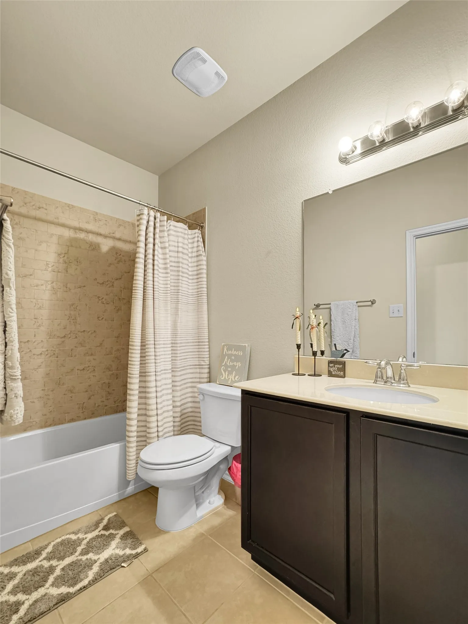 Single Family Residence For Sale in Collin County , 1905 Burl Lane, Anna, Texas 75409, 4 Bedroom, 3 Bathroom, 2 Garage spaces, 2,552 Sqft, built in 2014, mls#21347159, Real Estate Agent in Anna, Homes For Sale in Collin county, Homes For Sale in Anna, Realtor in Anna Texas, Real Estate Brokerage Independent Realty Texas, Luminita Cordes Realtor