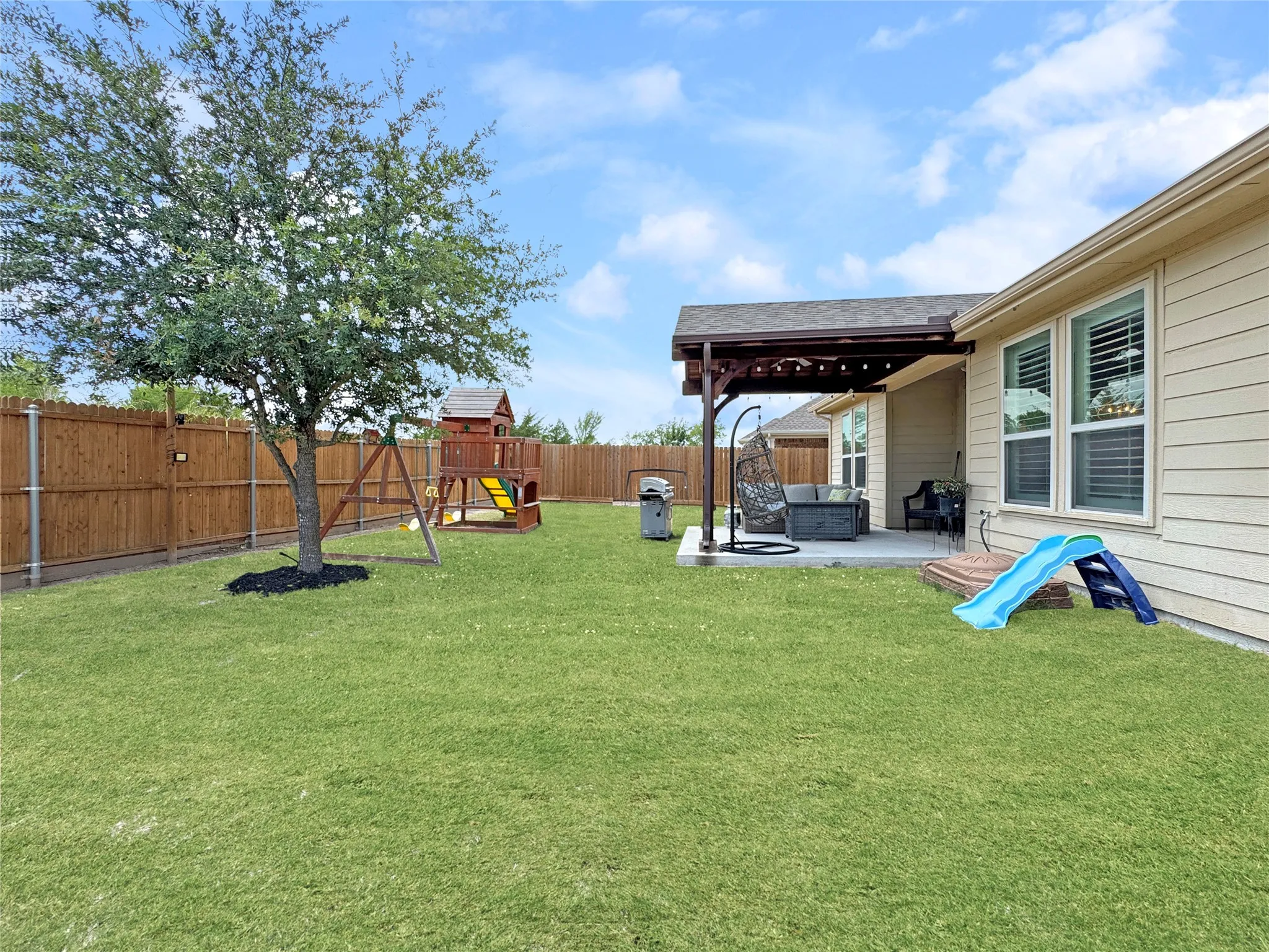 Single Family Residence For Sale in Collin County , 1905 Burl Lane, Anna, Texas 75409, 4 Bedroom, 3 Bathroom, 2 Garage spaces, 2,552 Sqft, built in 2014, mls#21347159, Real Estate Agent in Anna, Homes For Sale in Collin county, Homes For Sale in Anna, Realtor in Anna Texas, Real Estate Brokerage Independent Realty Texas, Luminita Cordes Realtor