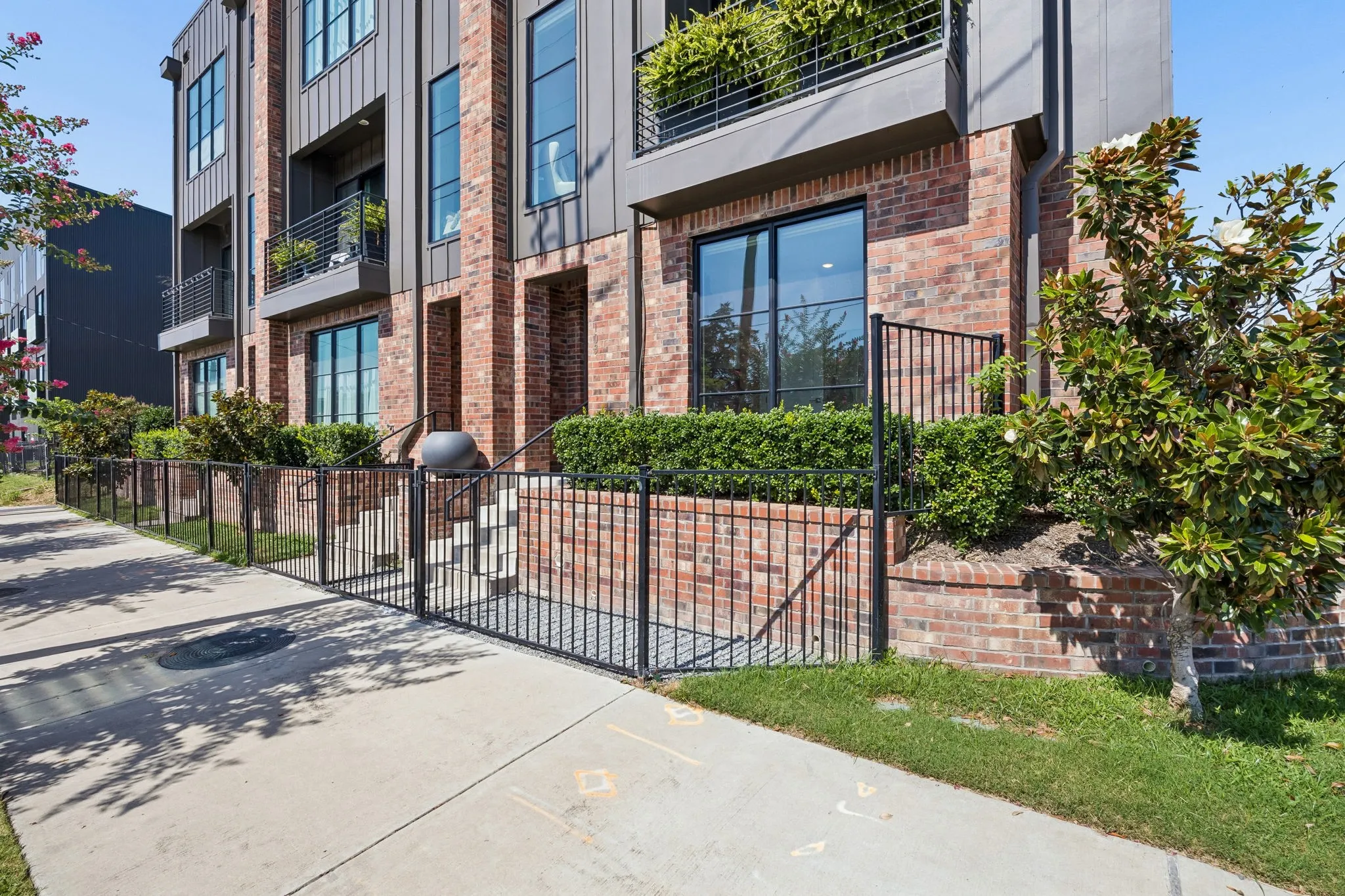 Condominium For Sale in Dallas County , 737 N Zang Boulevard 103, Dallas, Texas 75208, 3 Bedroom, 4 Bathroom, 2 Garage spaces, 1,919 Sqft, built in 2020, mls#21345495, Real Estate Agent in Dallas, Homes For Sale in Dallas county, Homes For Sale in Dallas, Realtor in Dallas Texas, Real Estate Brokerage Independent Realty Texas, Luminita Cordes Realtor
