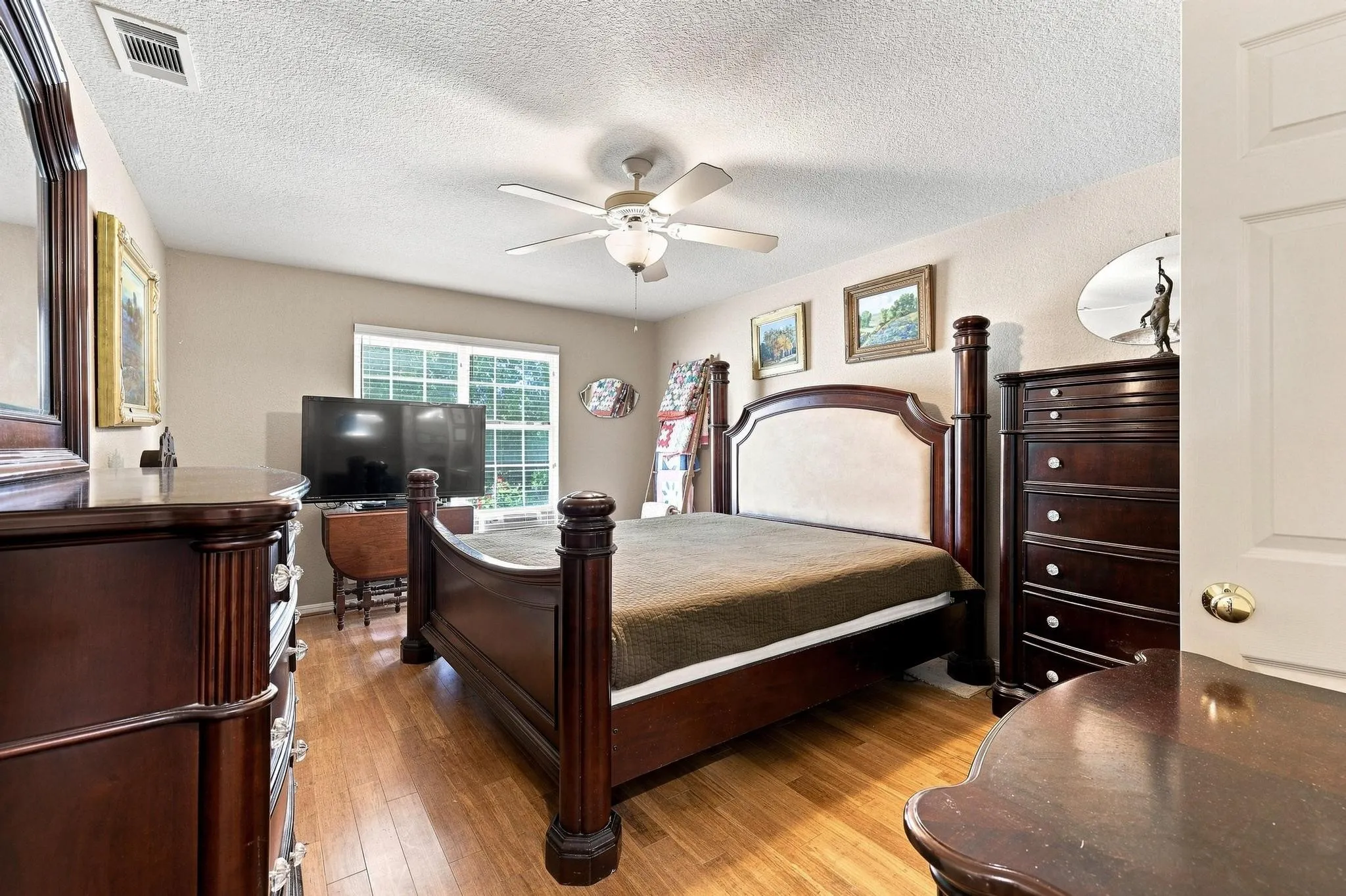 Farm For Sale in Collin County , 12097 Kyle Lane, Blue Ridge, Texas 75424, 2 Bedrooms, 2 Bathrooms, 1 Garage spaces, 1,335 Sqft, built in 1993, Price $1,150,000, mls#21344142, Real Estate Agent in Blue Ridge, Homes For Sale in Collin county, Homes For Sale in Blue Ridge, Realtor in Blue Ridge Texas, Real Estate Brokerage Independent Realty Texas, Luminita Cordes Realtor